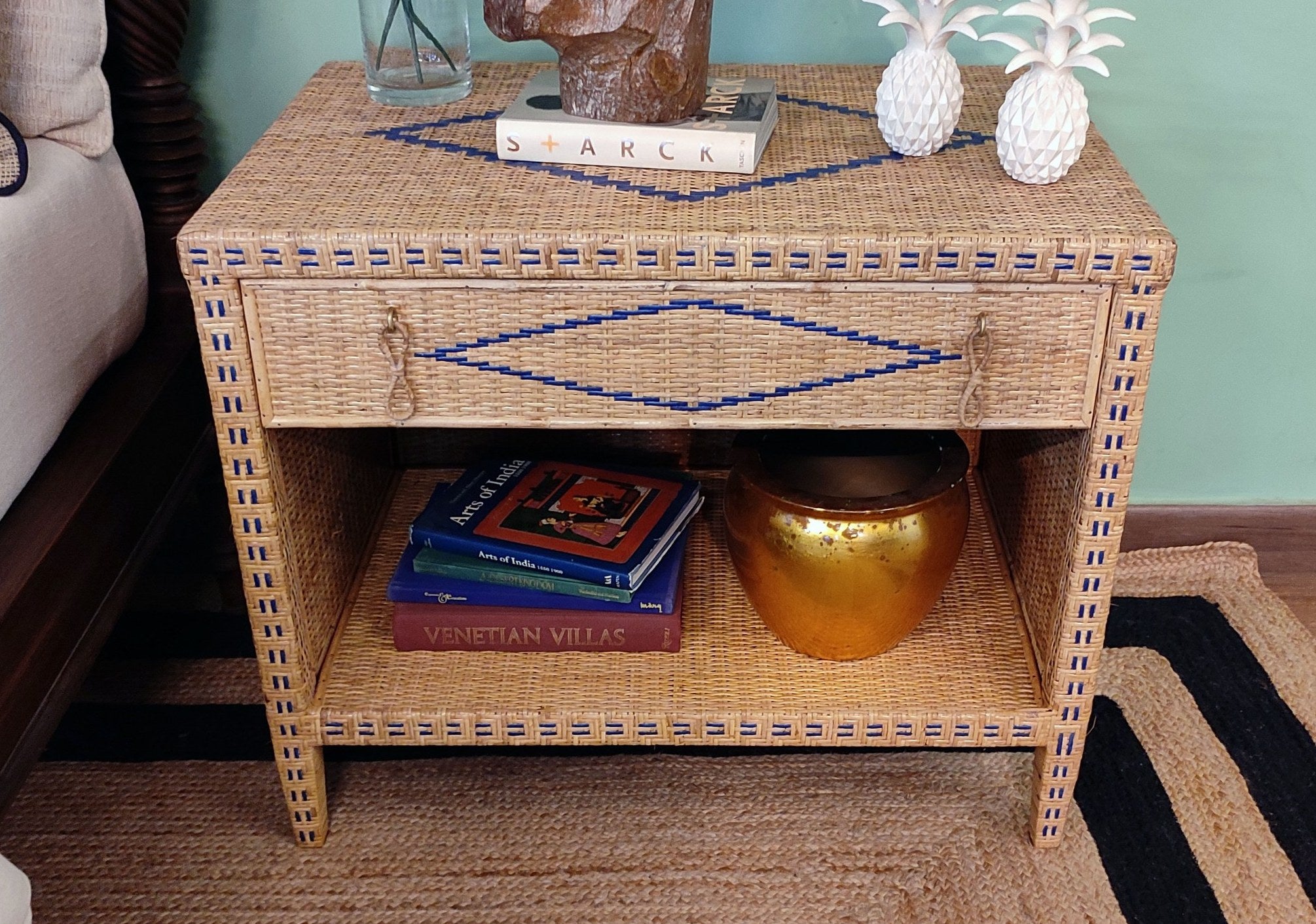 Alick Table