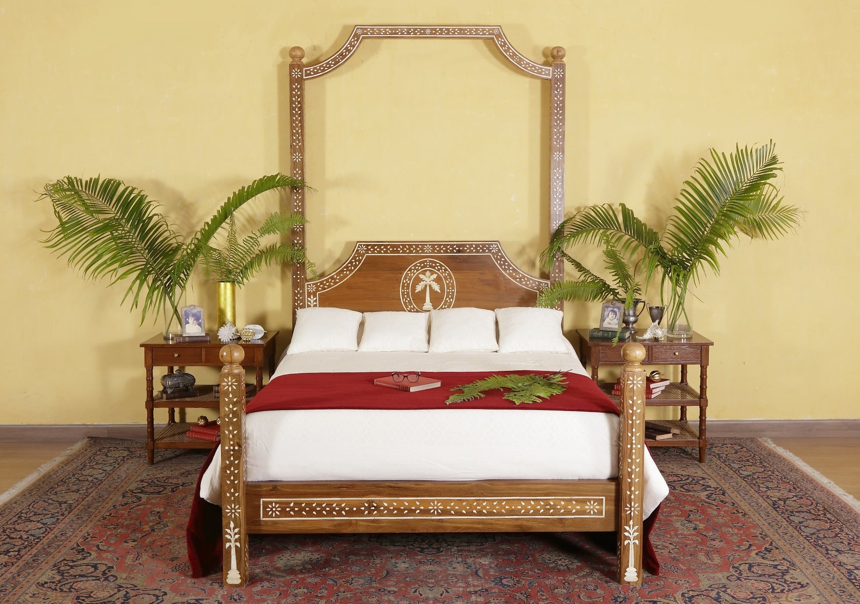 Wilmot Inlaid Bed