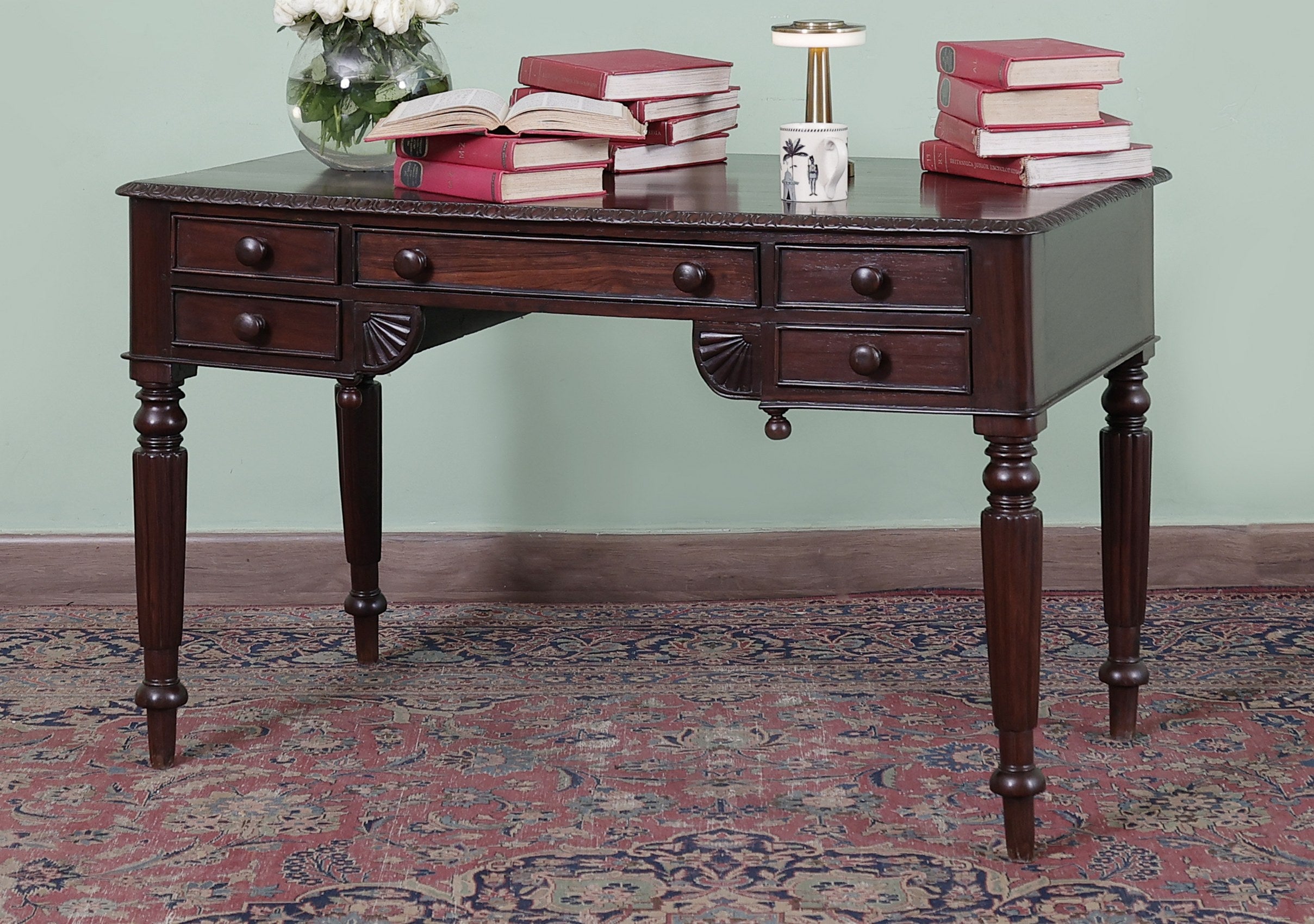 Marlon antique Desk