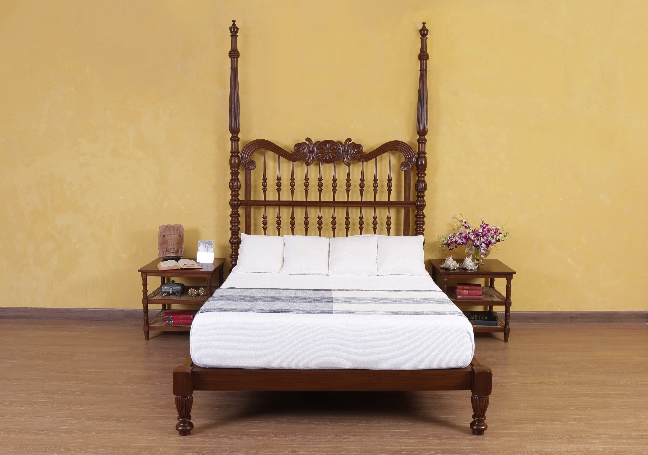 Jan Two Poster Bed
