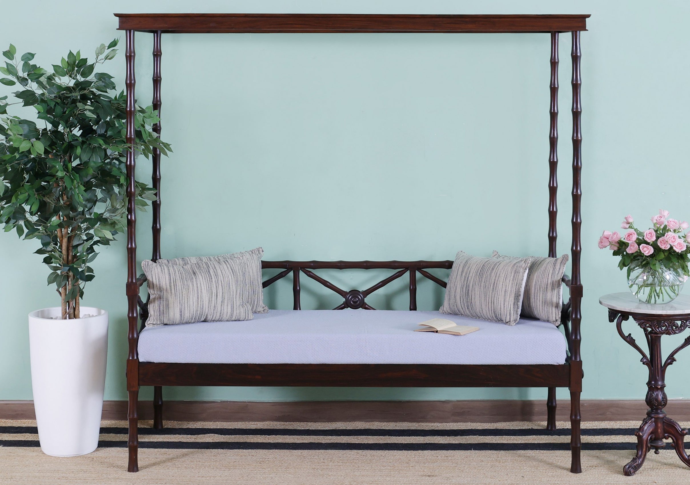 Lugard antique Day Bed