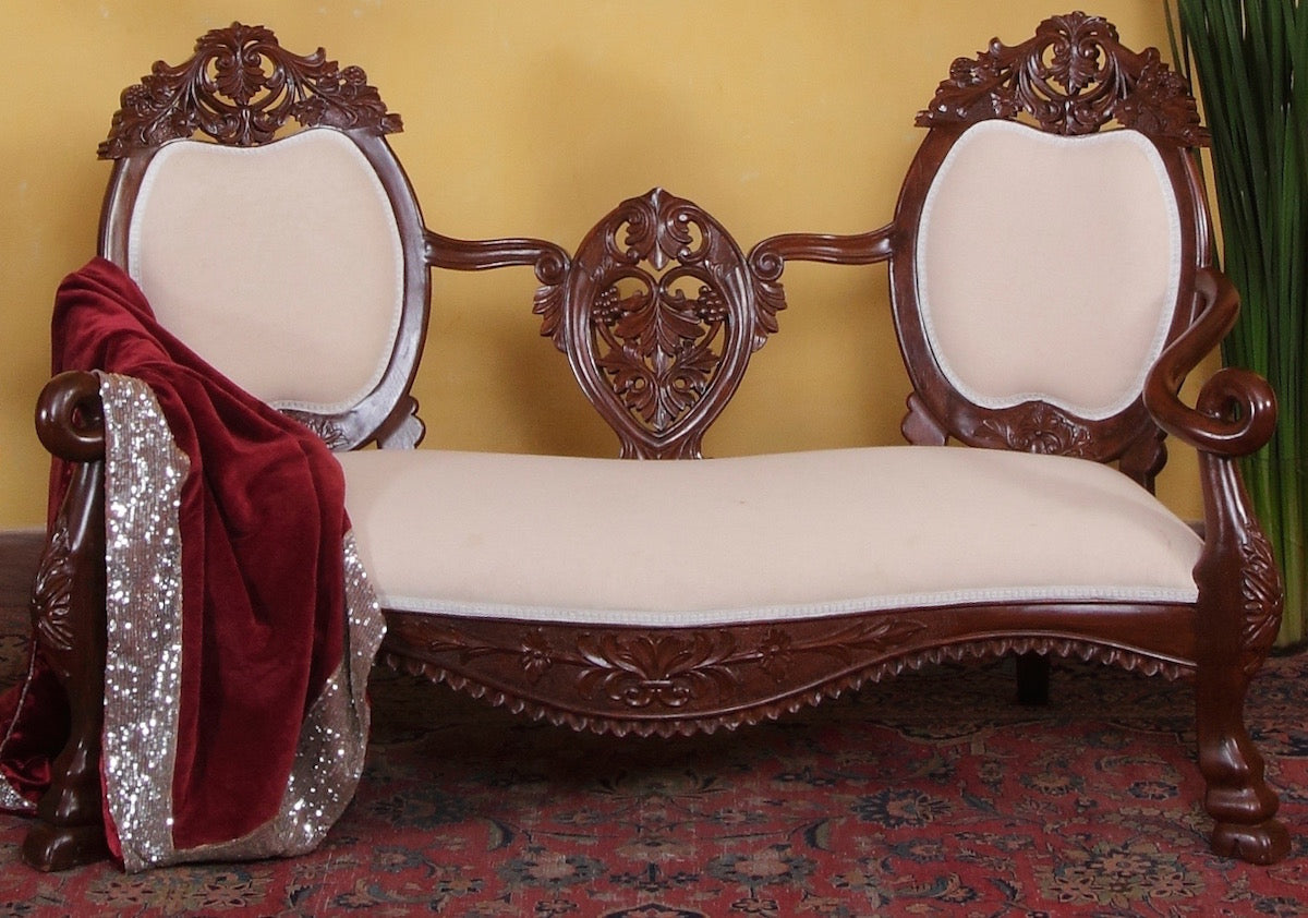 Richards Sofa