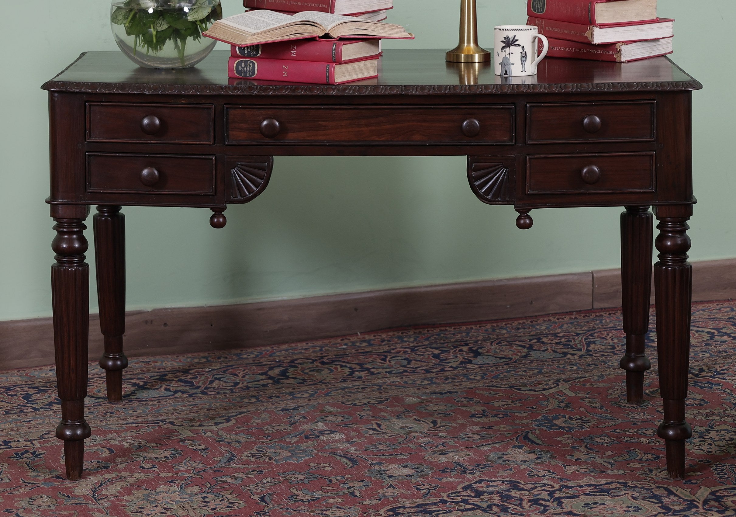 Marlon antique Desk
