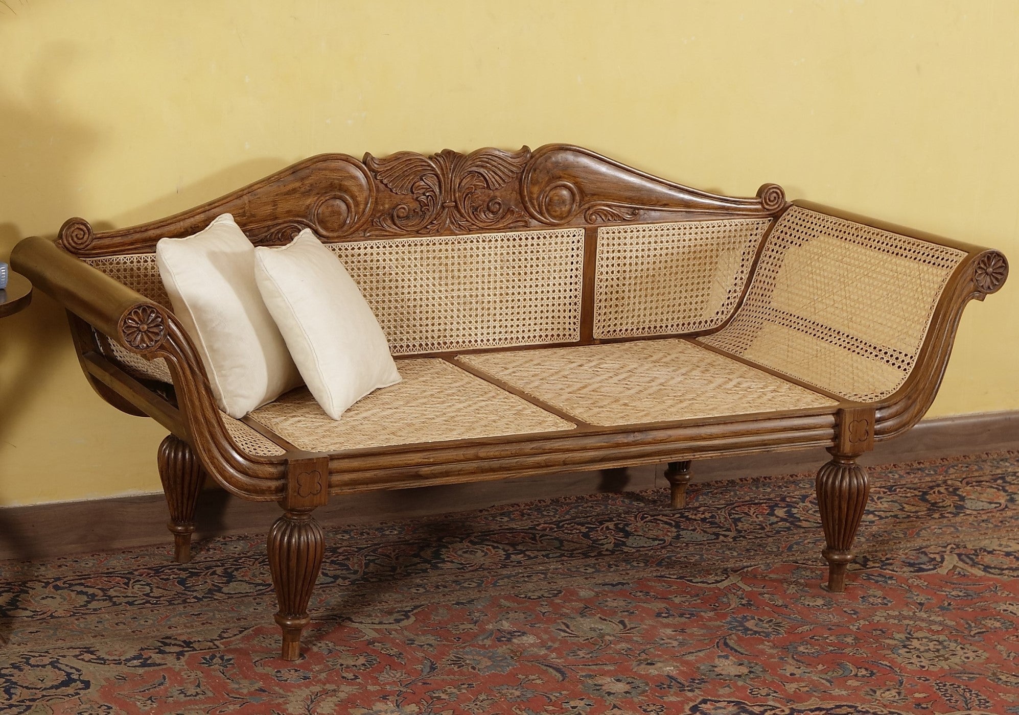 Slacke Divan