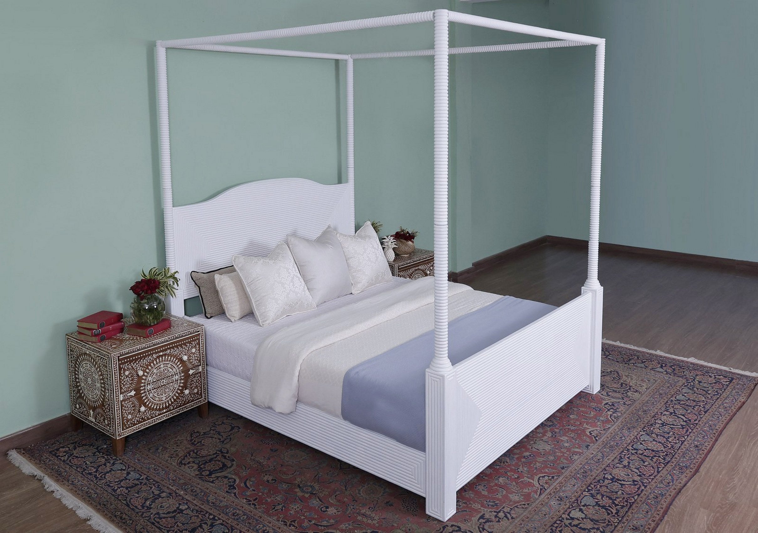 Lemington Poster Bed