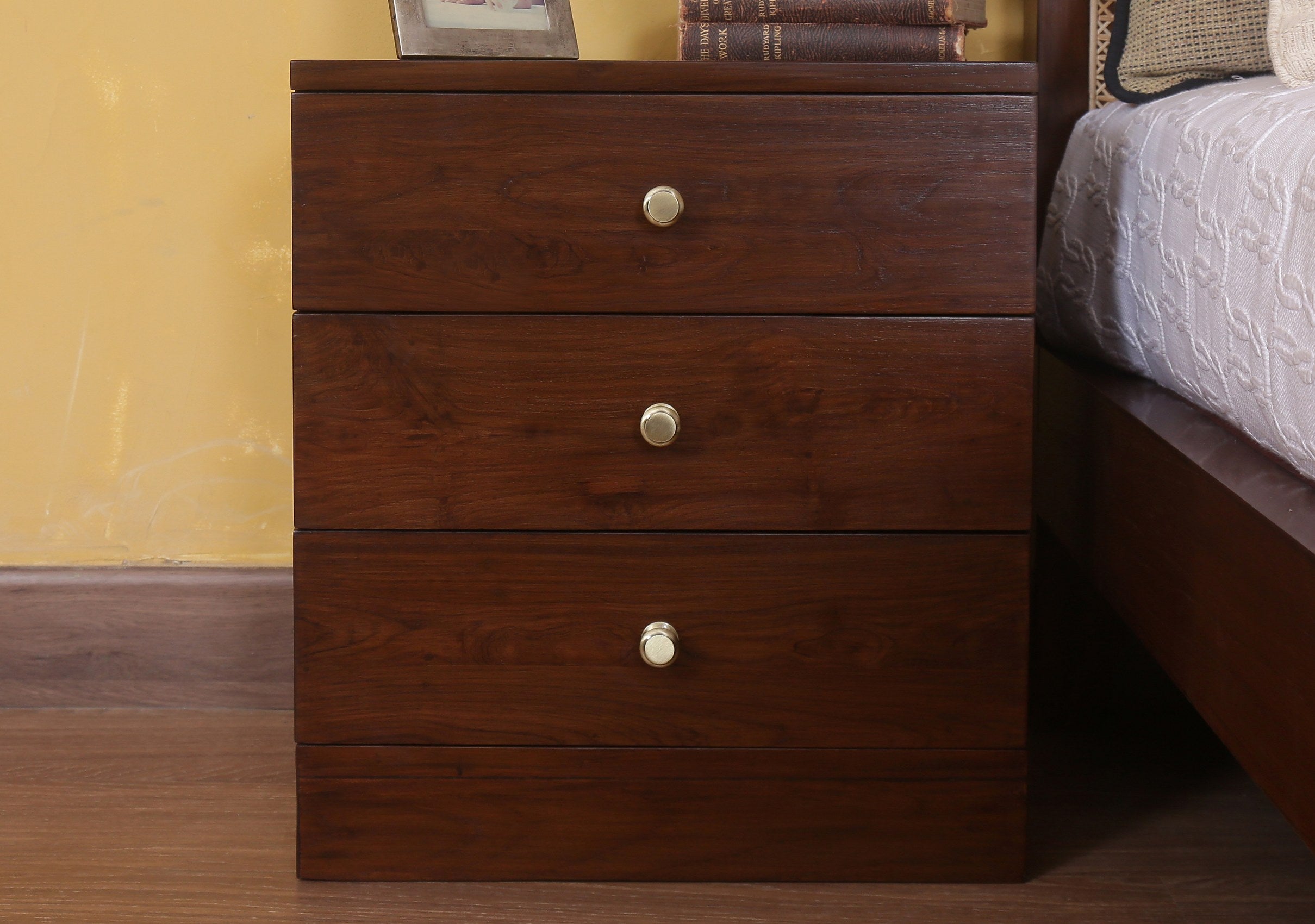 Jervois Nightstand