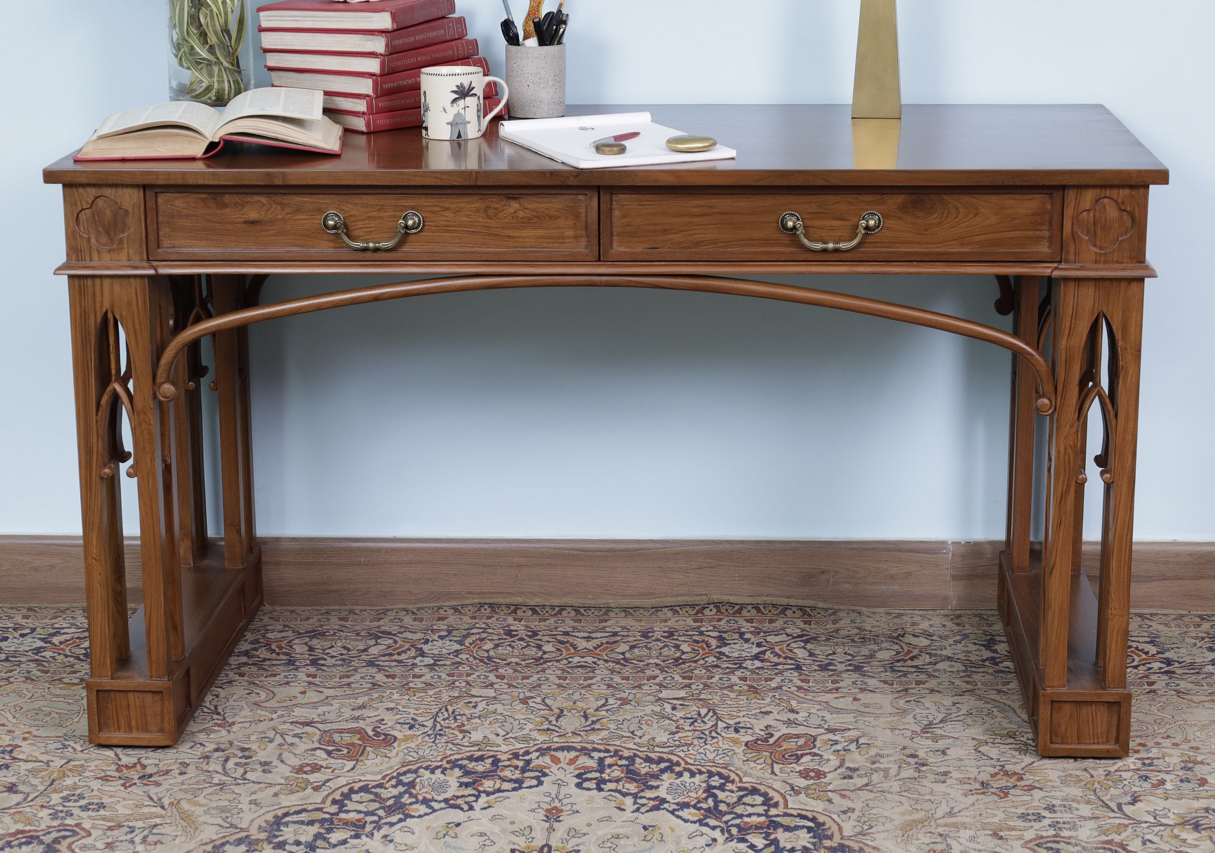 Tronet Desk