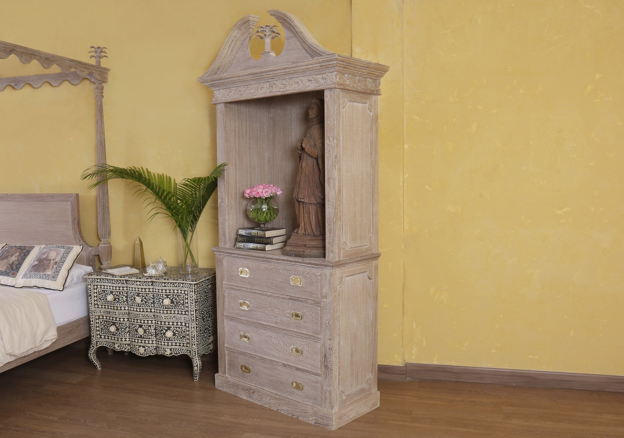 CocoCay Cabinet