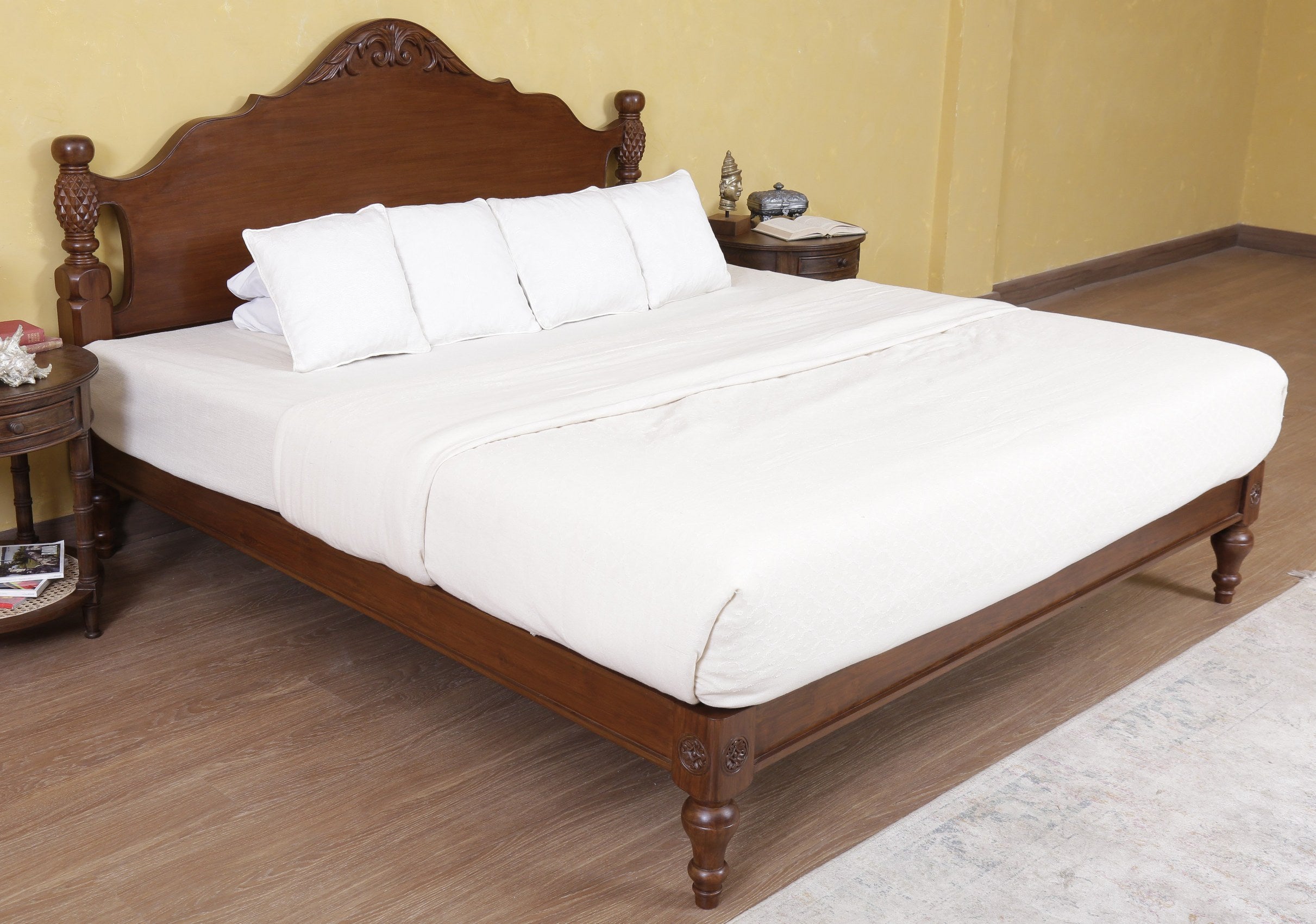 Saunders Bed