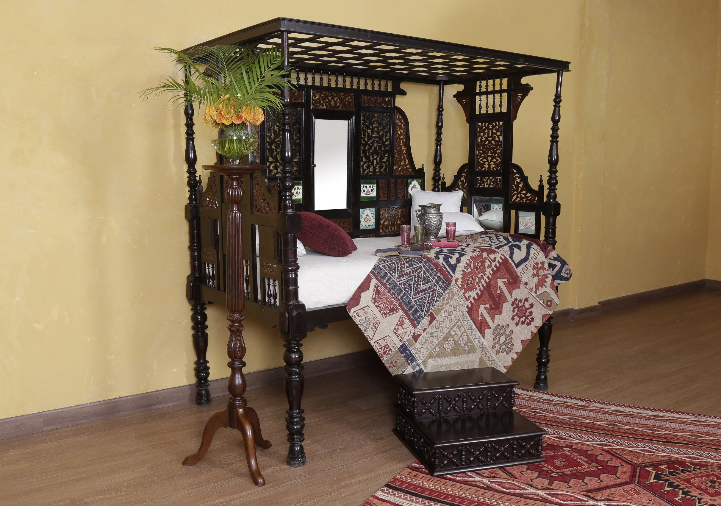 Greening Antique Day Bed