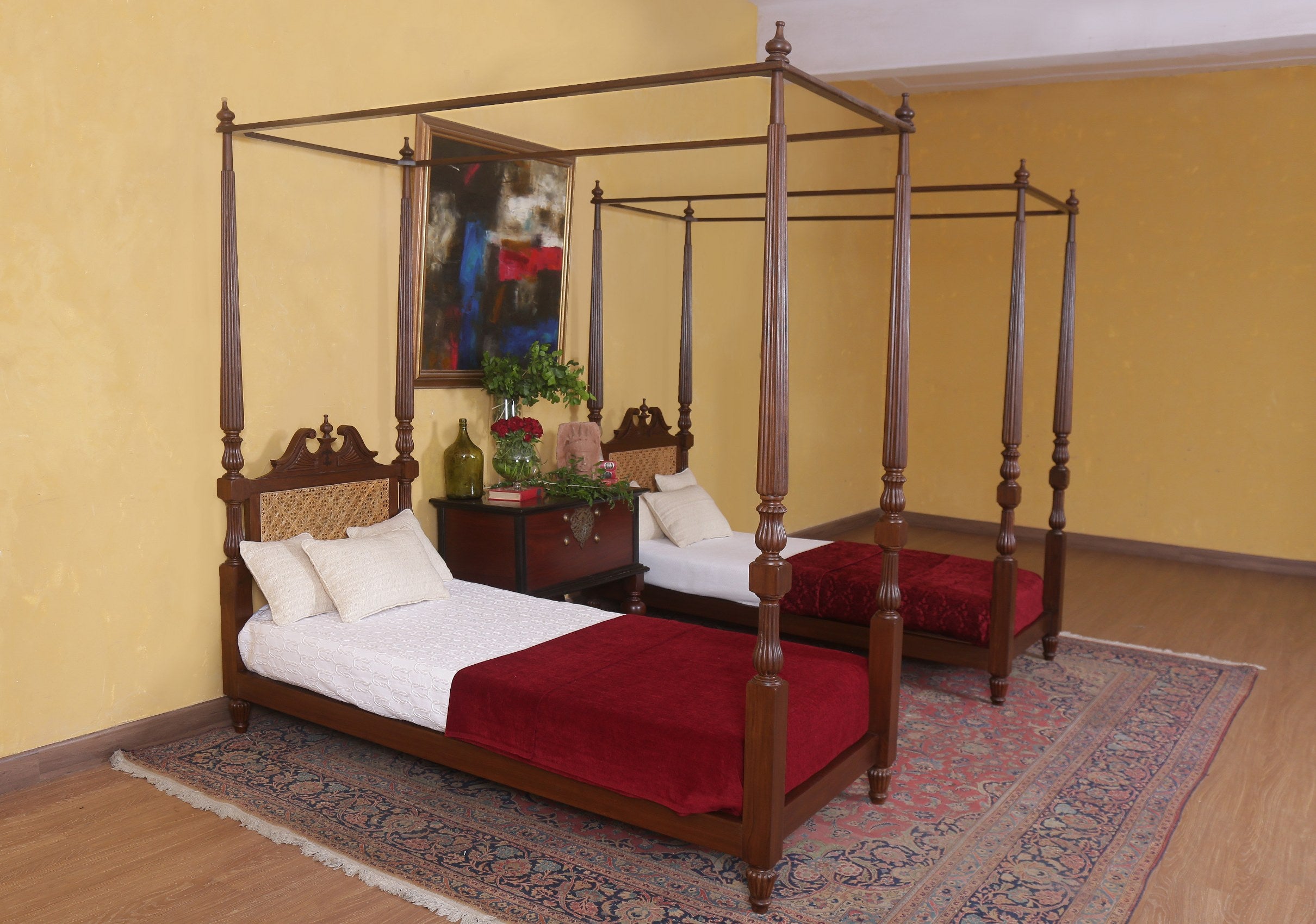 Joan Poster Bed