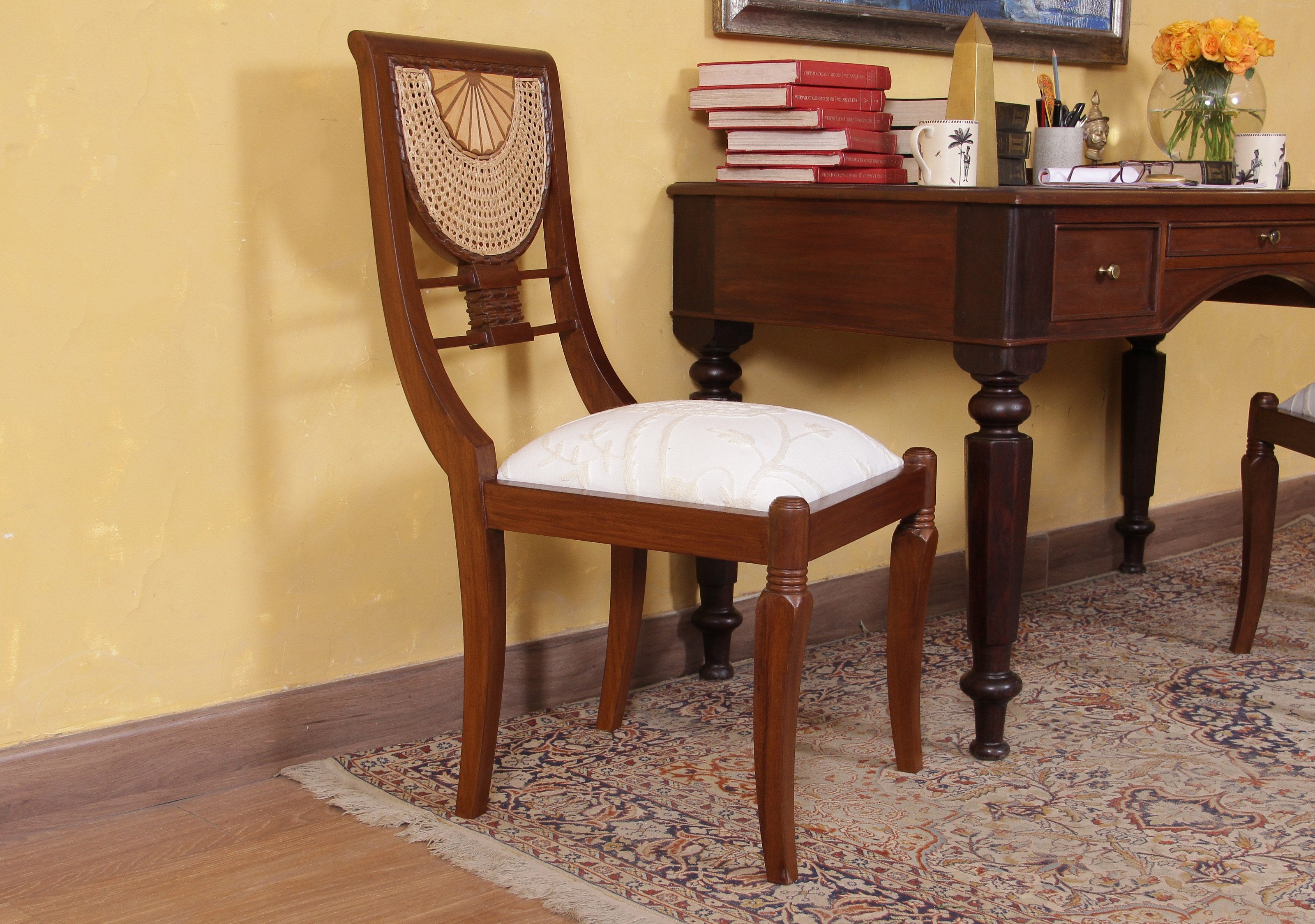 Everett Chair