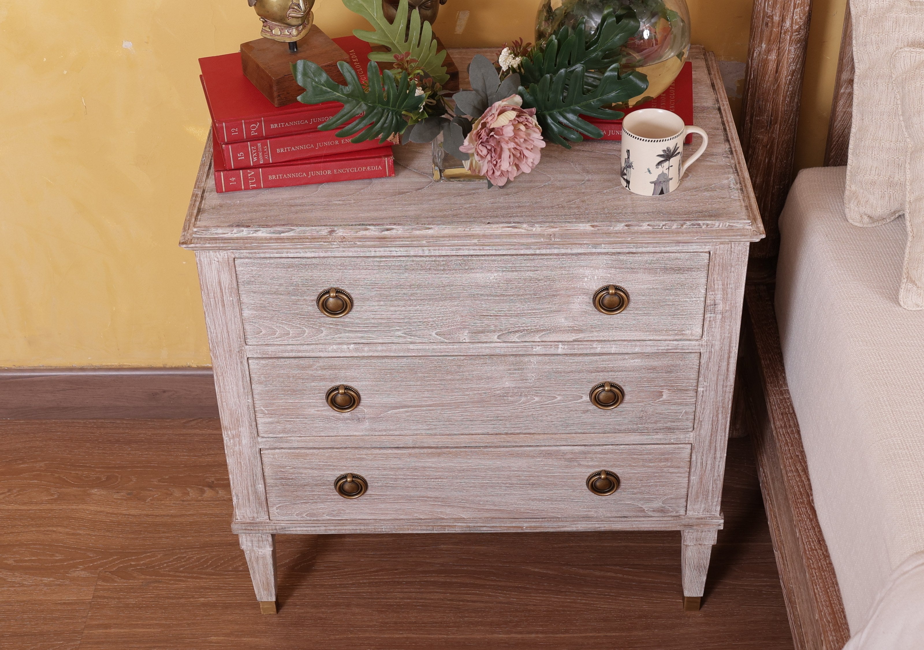 Loghlen Nightstand