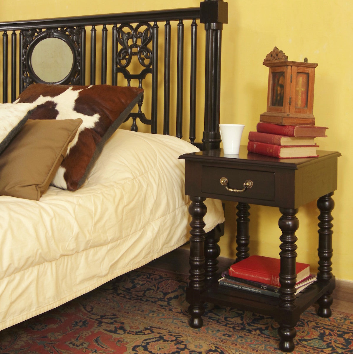 Elias Bedside Table