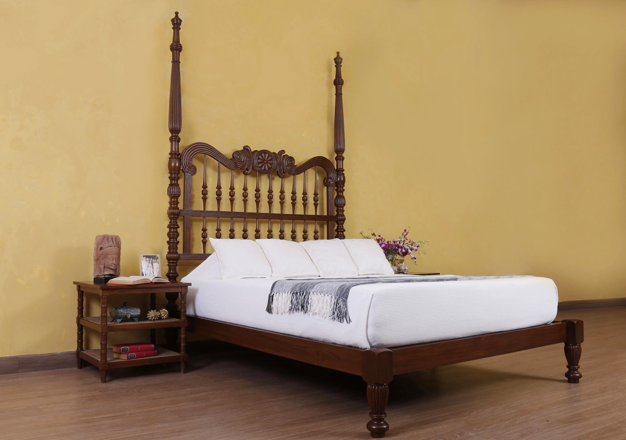Jan Two Poster Bed