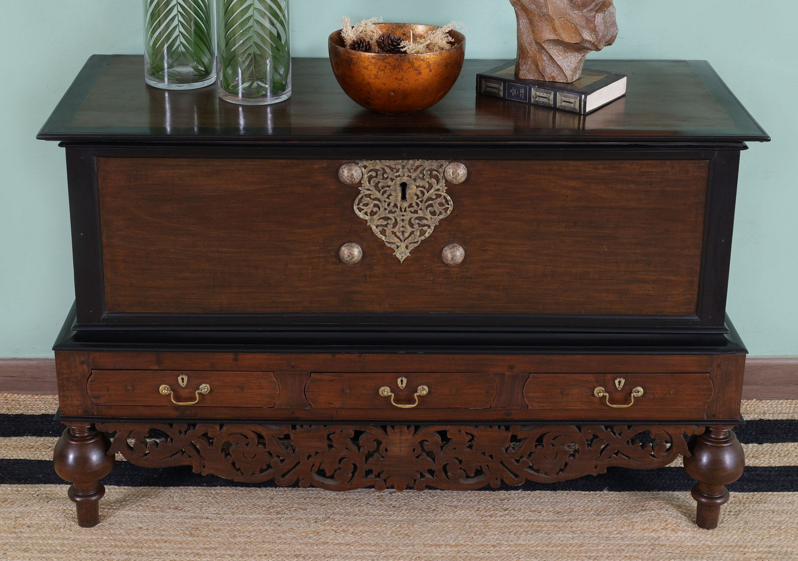 Beckett antique Chest