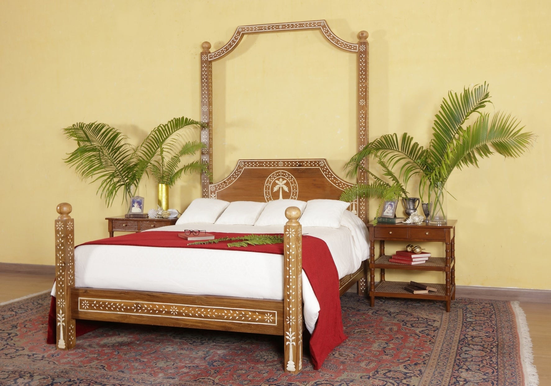 Wilmot Inlaid Bed