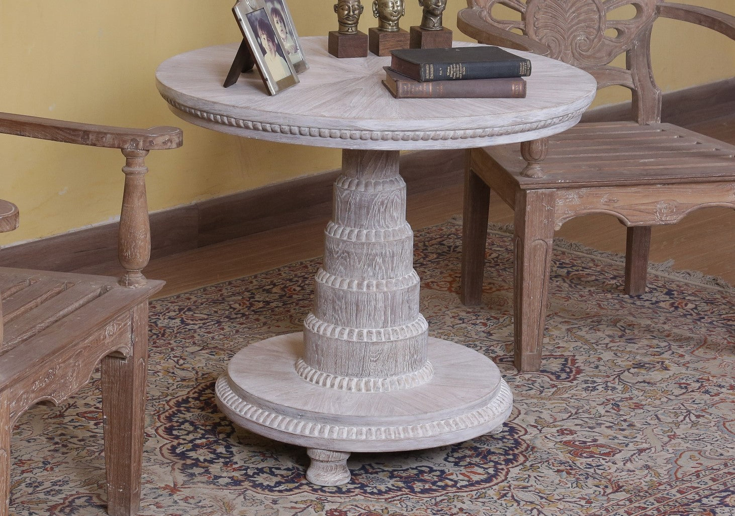Eyre Table