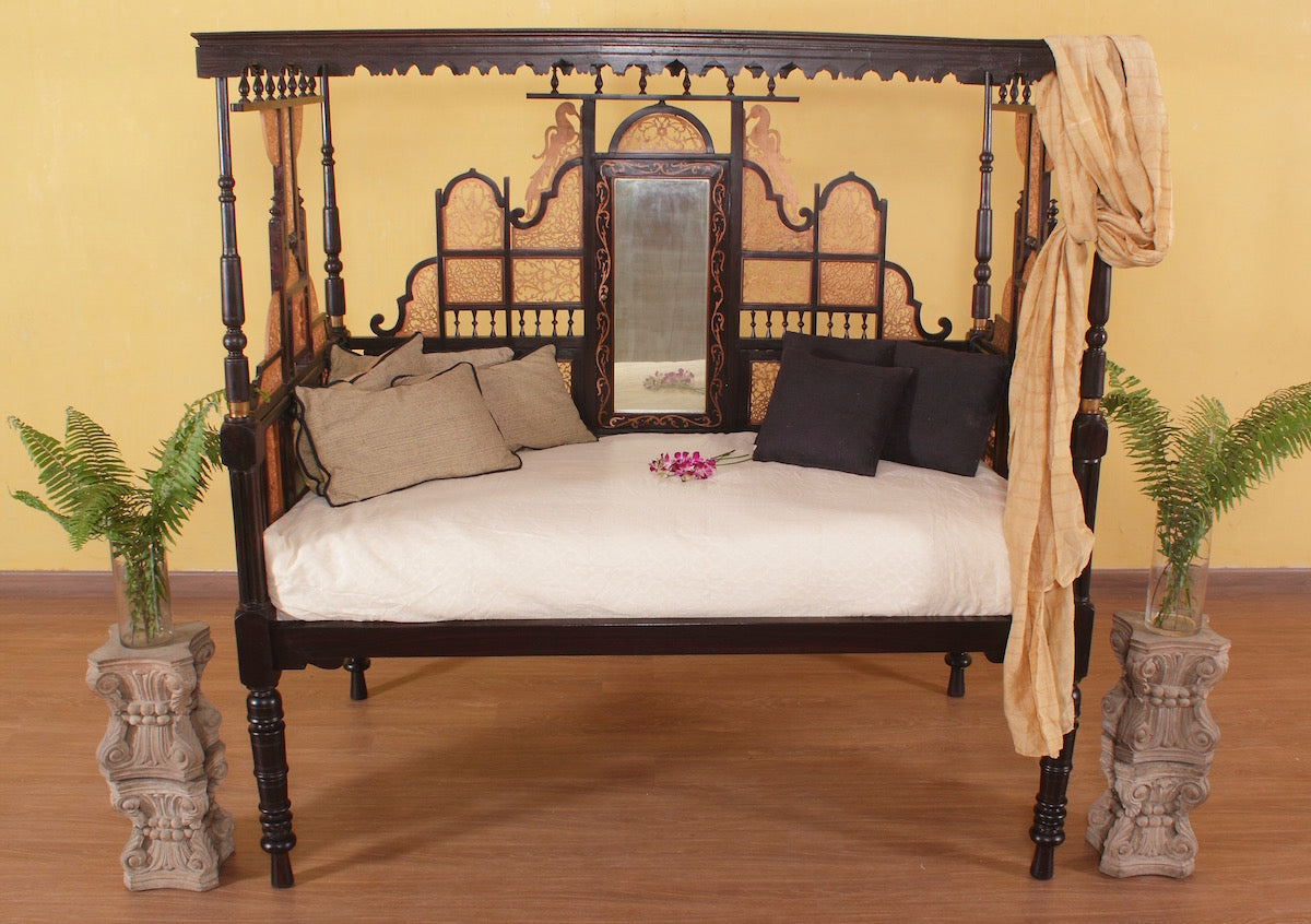 Perowne Antique Day Bed