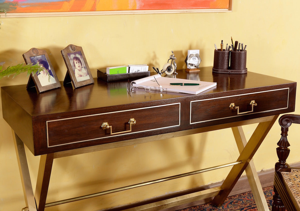 Peers Desk