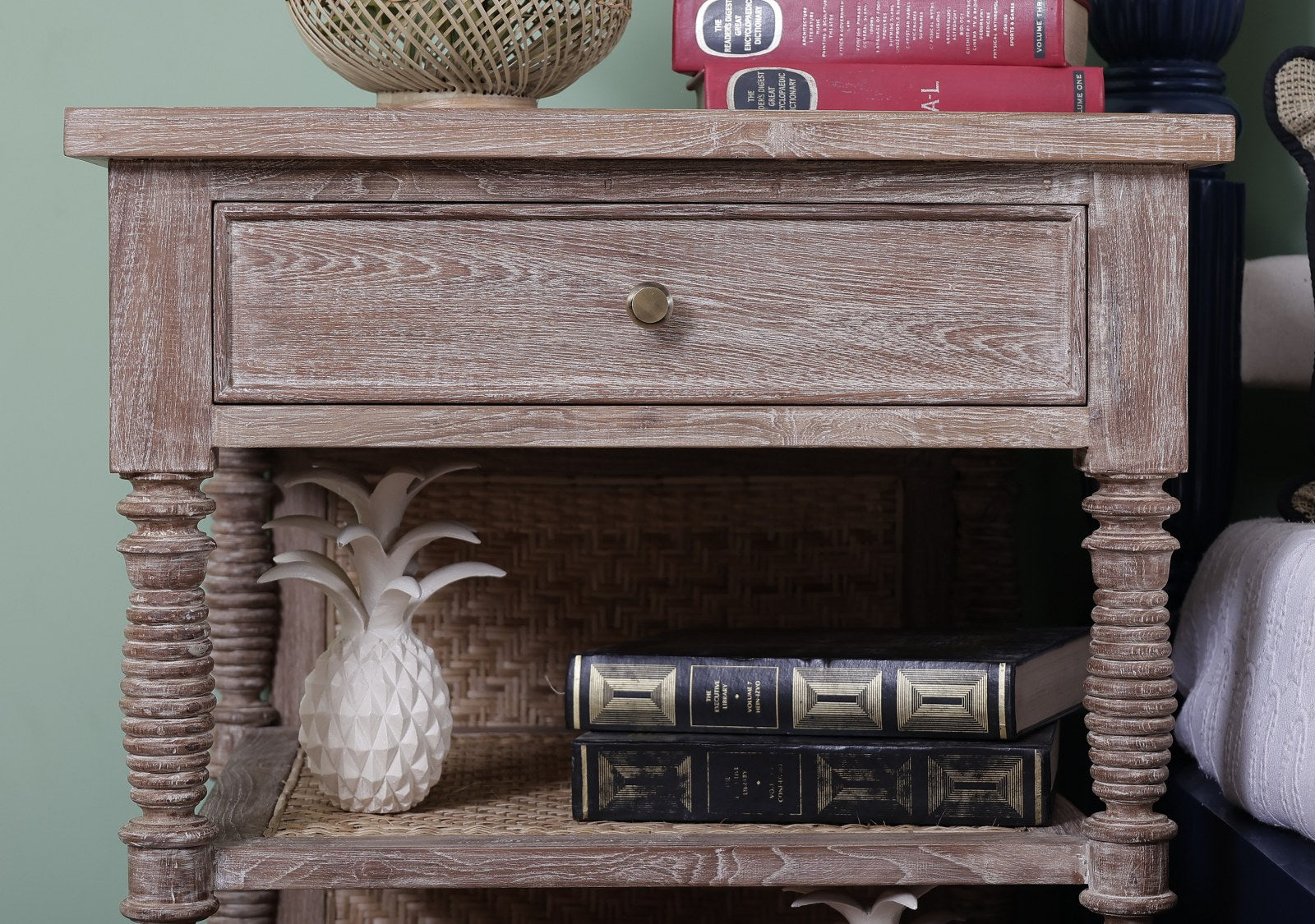 Havelock Nightstand