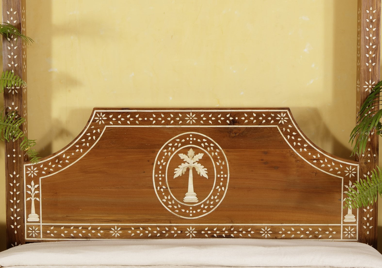 Wilmot Inlaid Bed