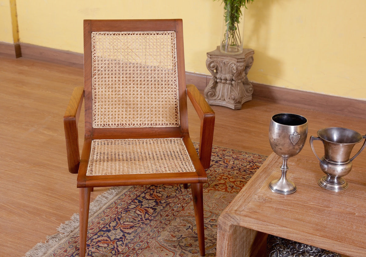 Bond Chair