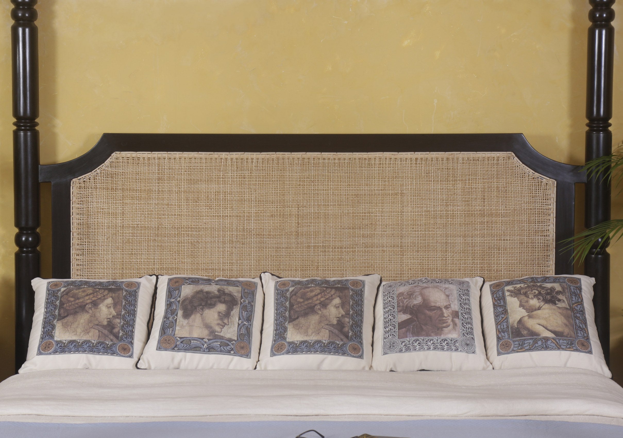 Warwick Poster Bed