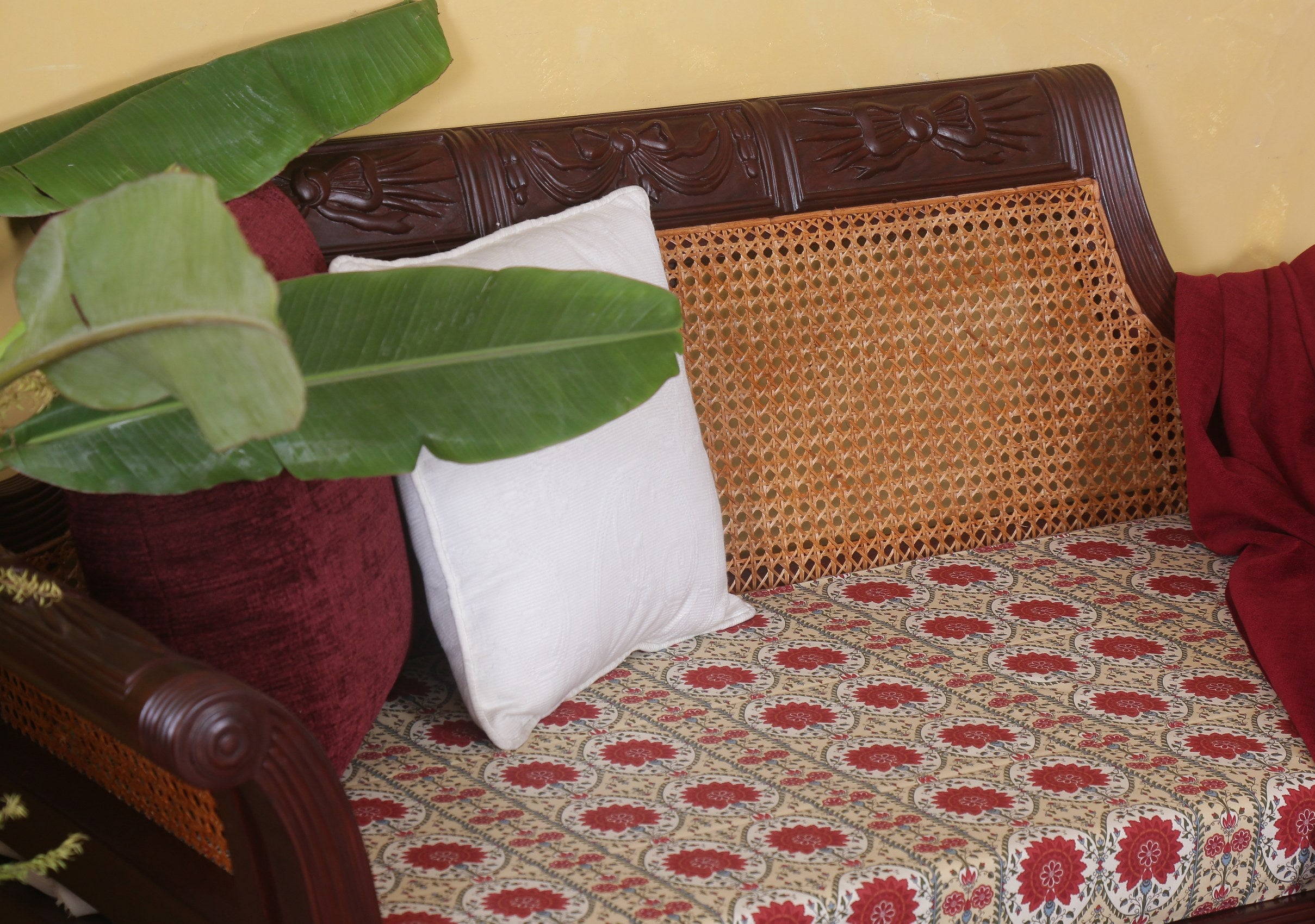 Sandon Sheraton Love Seat
