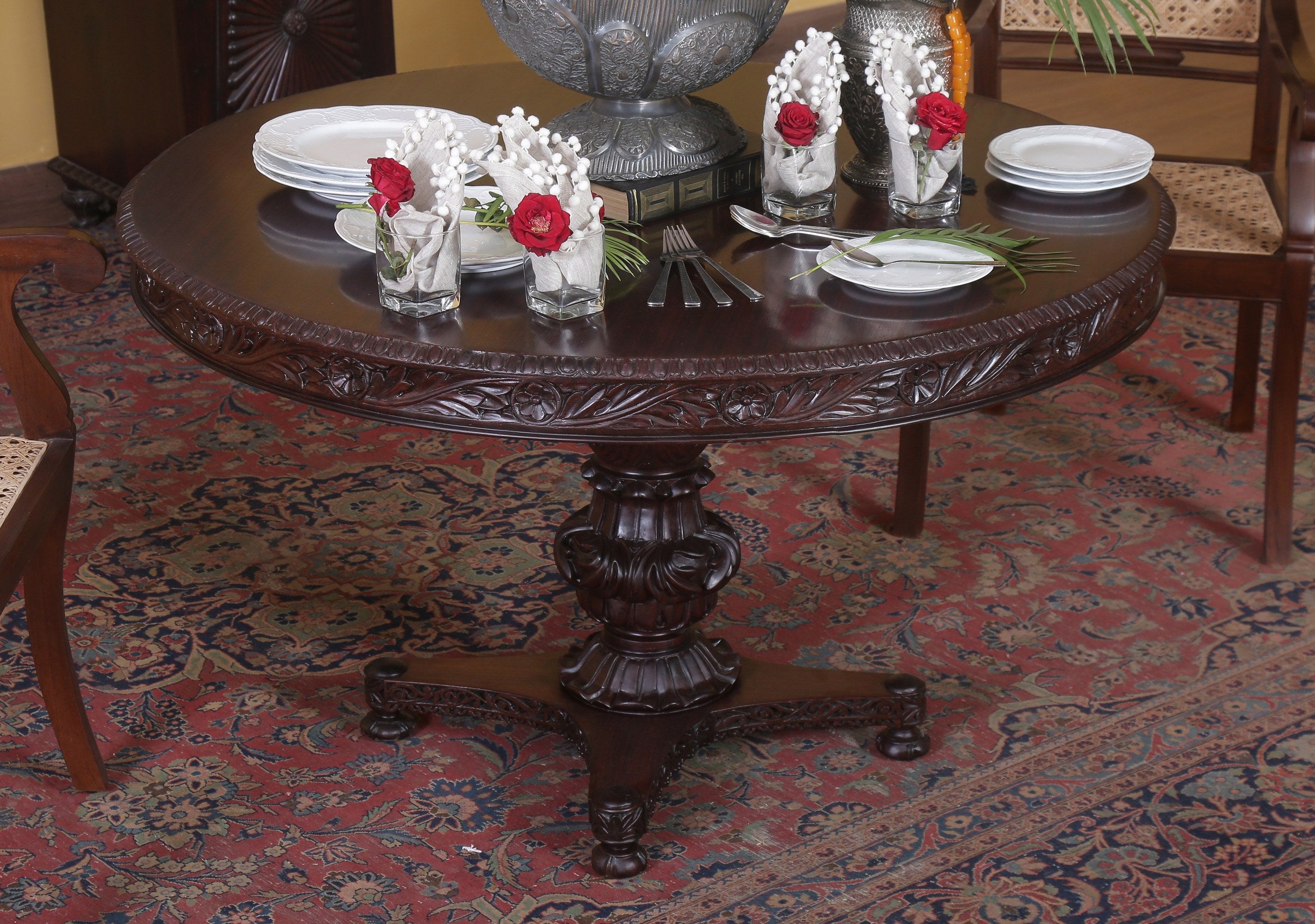 Howe Breakfast Table