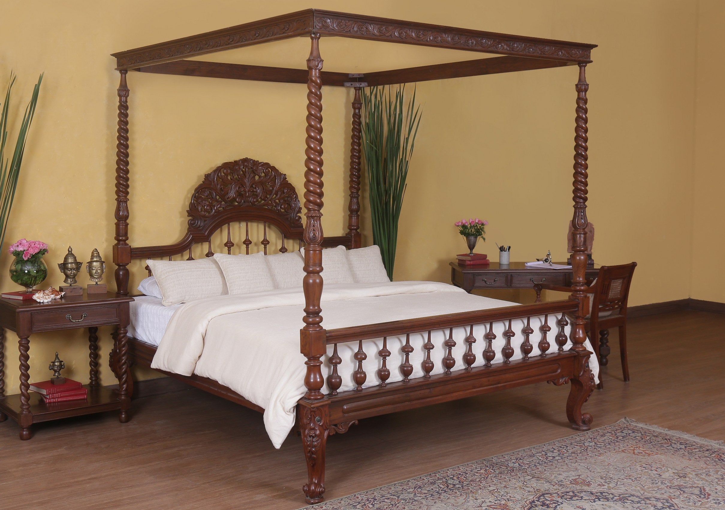 Rijcklof Antique Bed