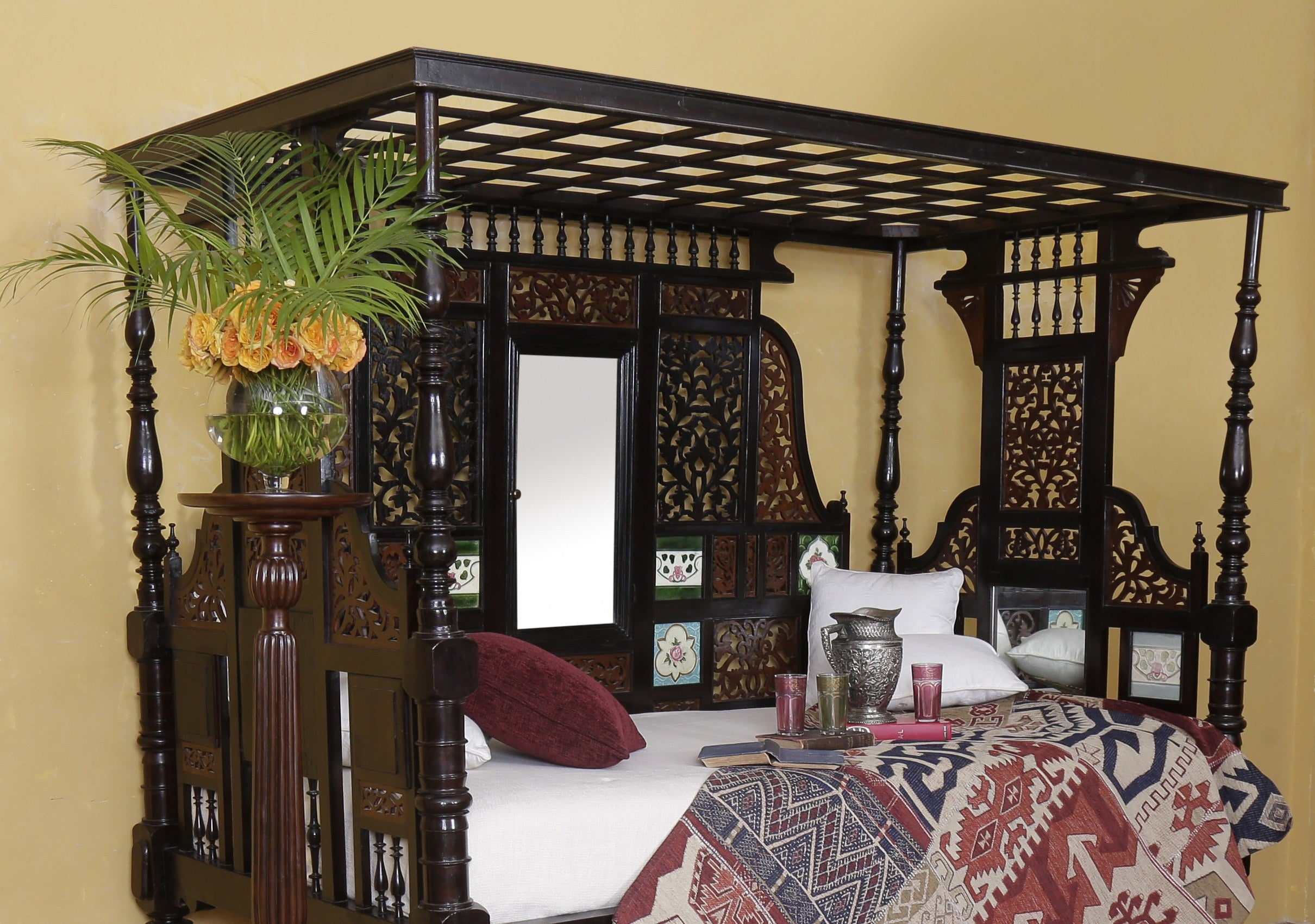 Greening Antique Day Bed