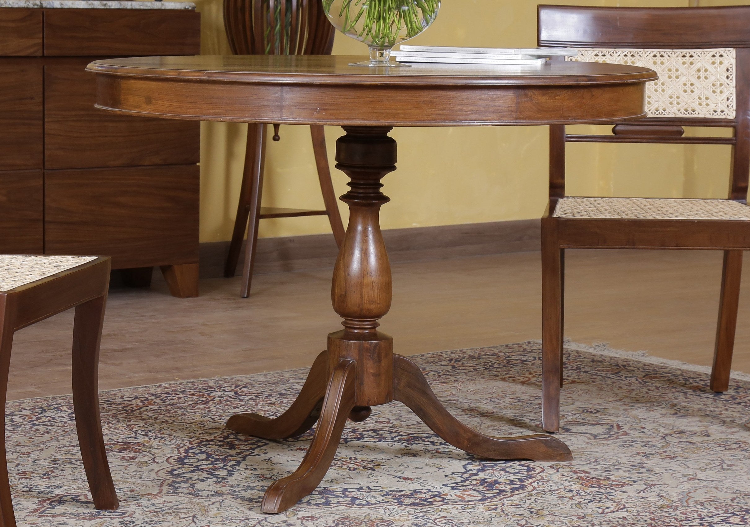 Oakeley Dining Table