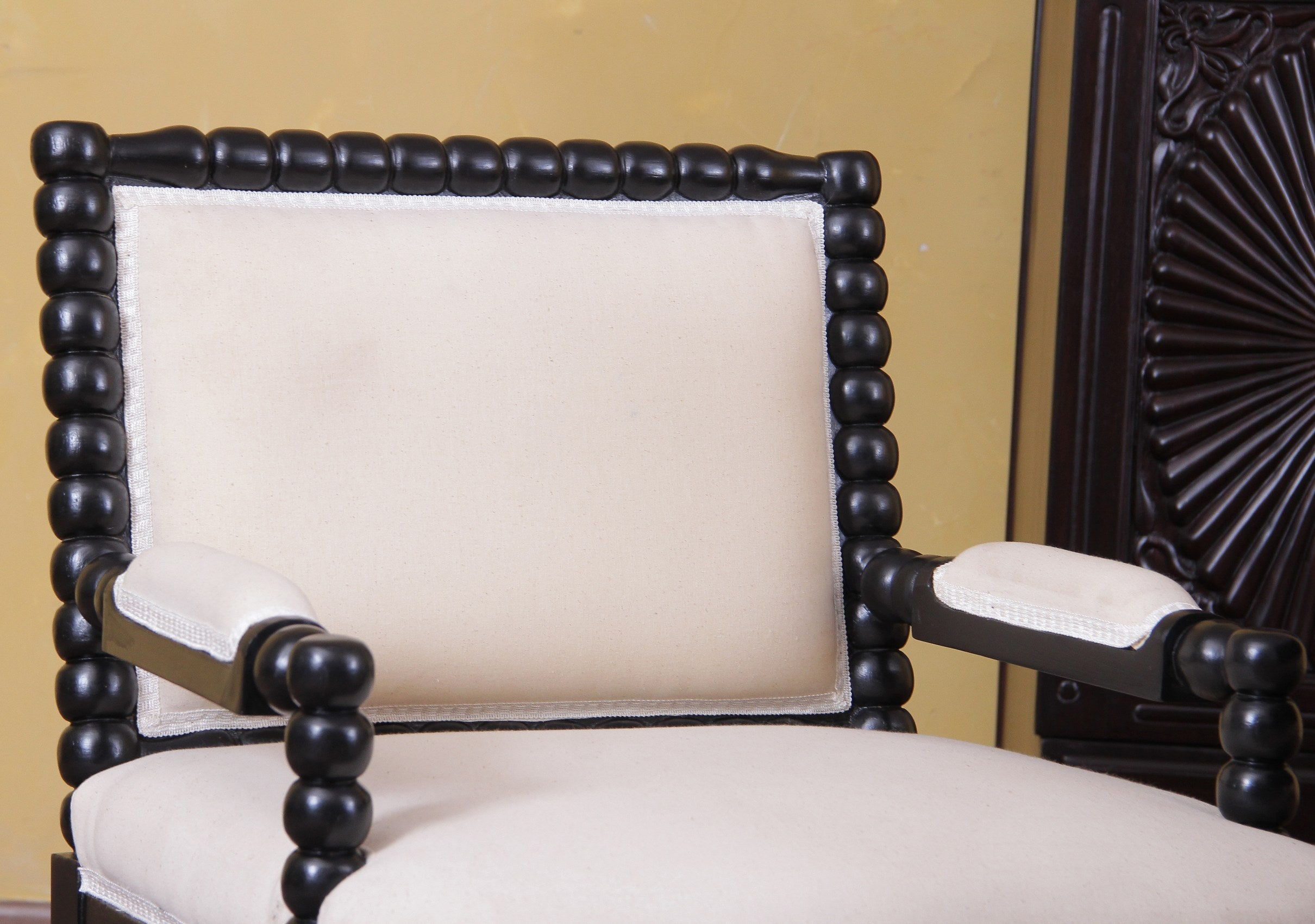 Philias Side Chair