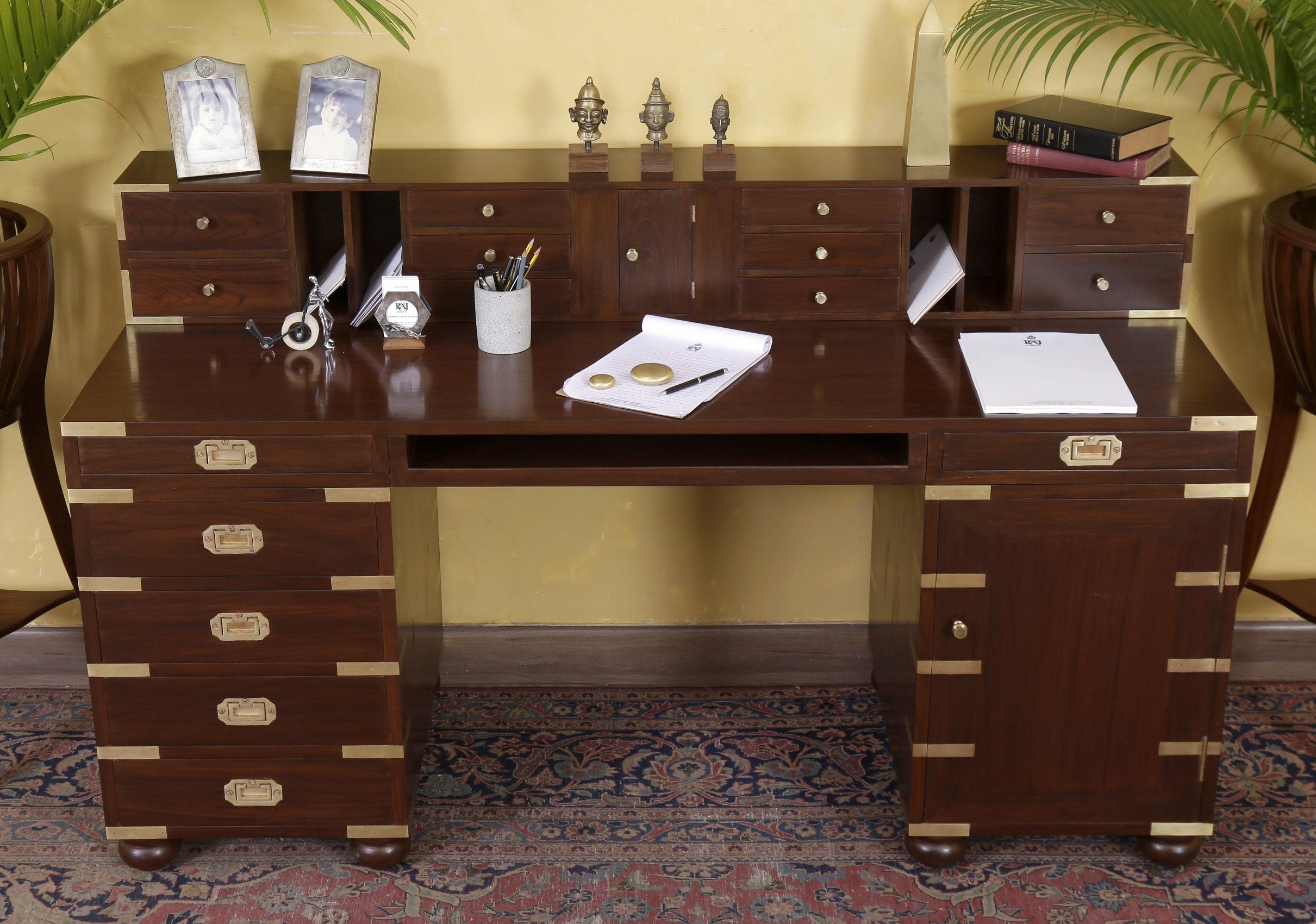 Simpson Campaign Desk