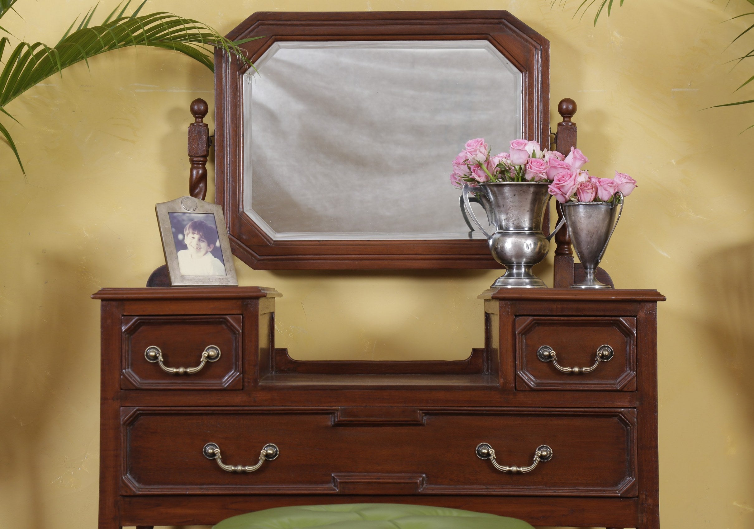 Elizabeth Antique Dressing Table