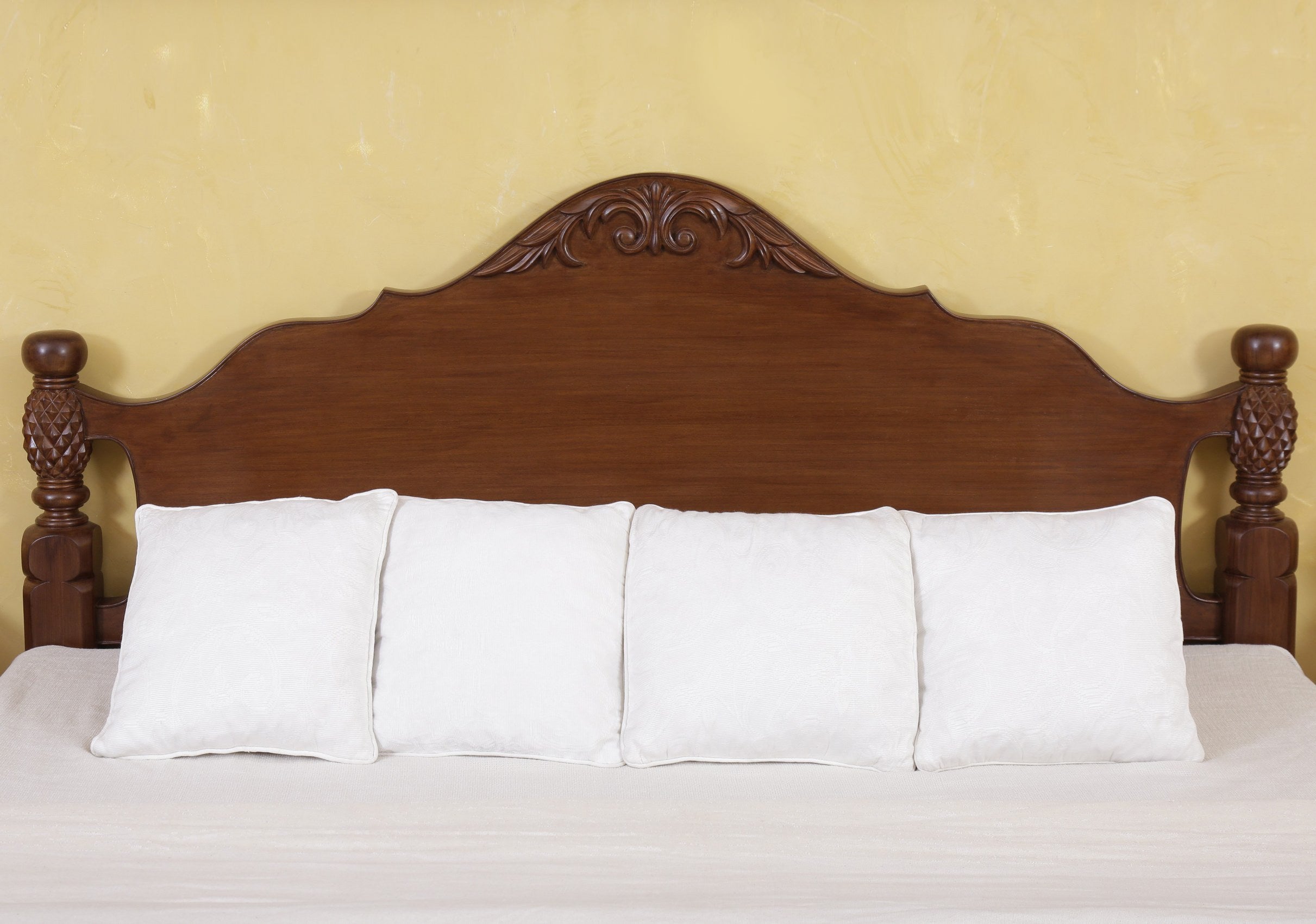 Saunders Bed