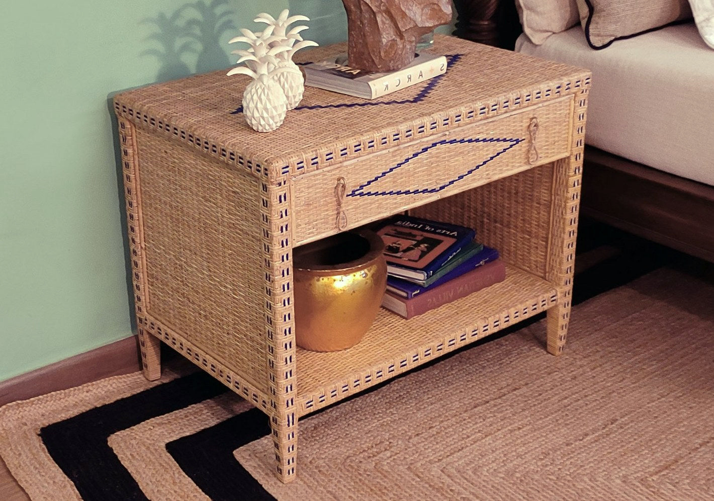 Alick Table