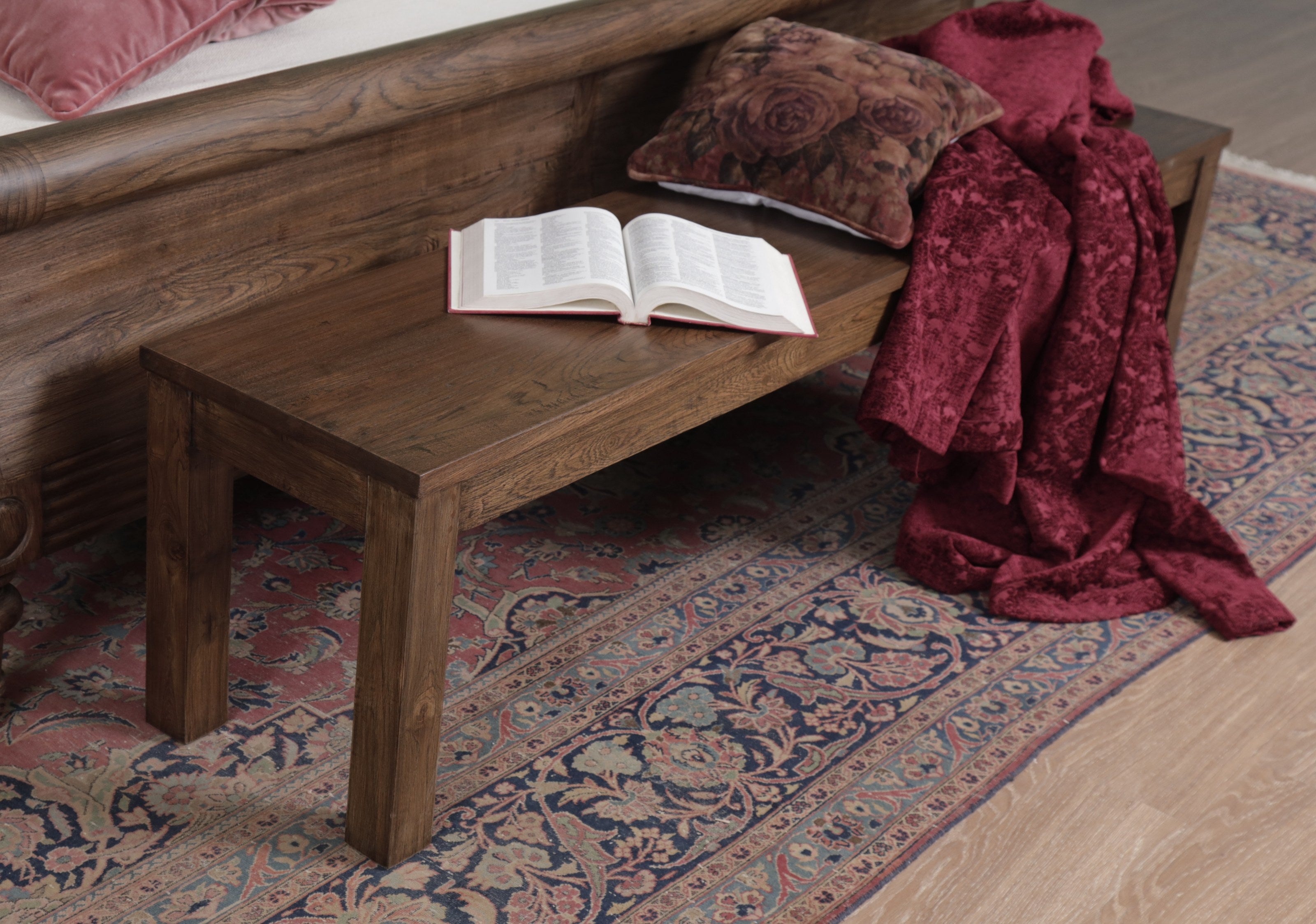 Caylus Bench