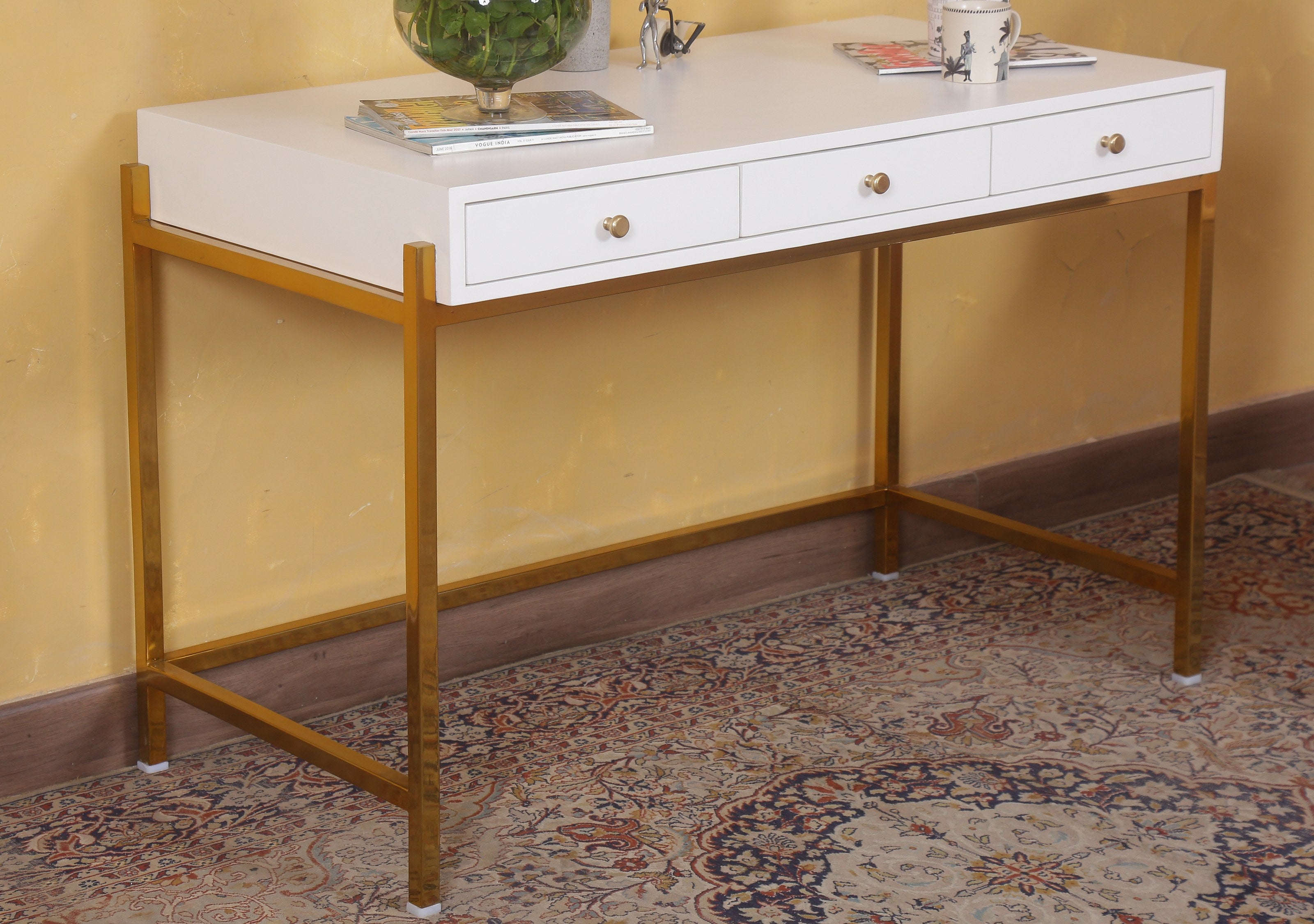 Vincent Desk