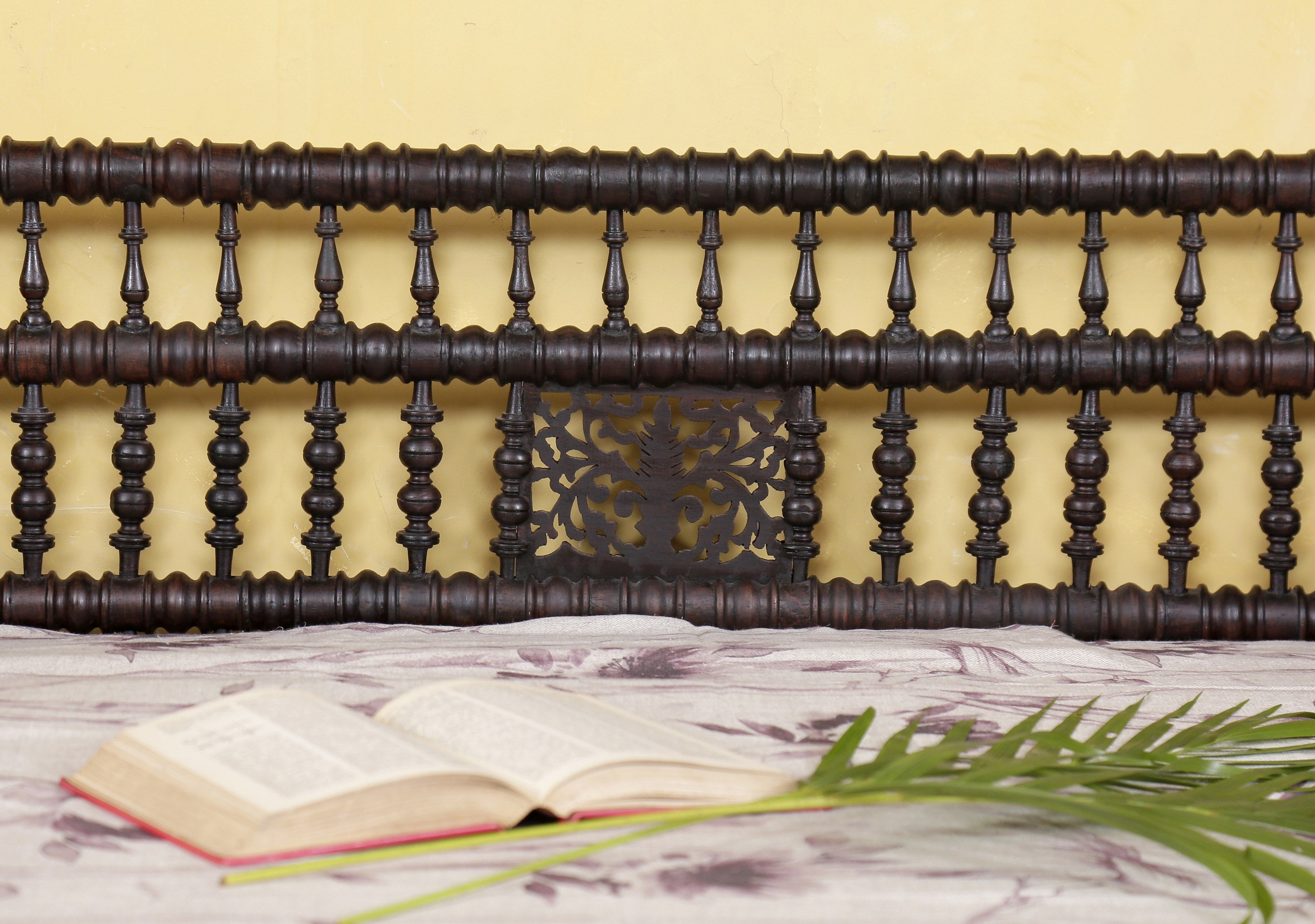 Gifford Antique Day Bed