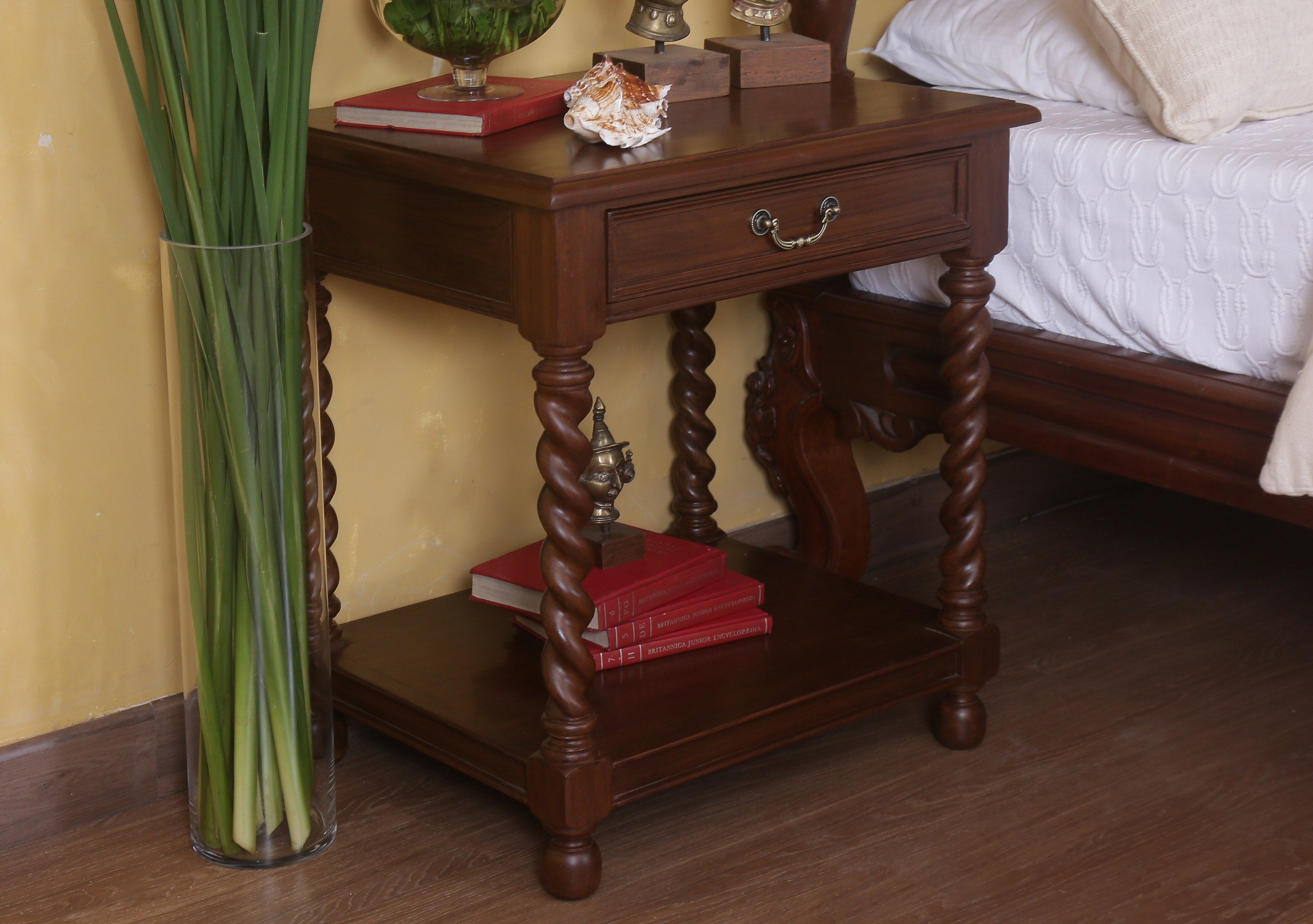Bassing Nightstand