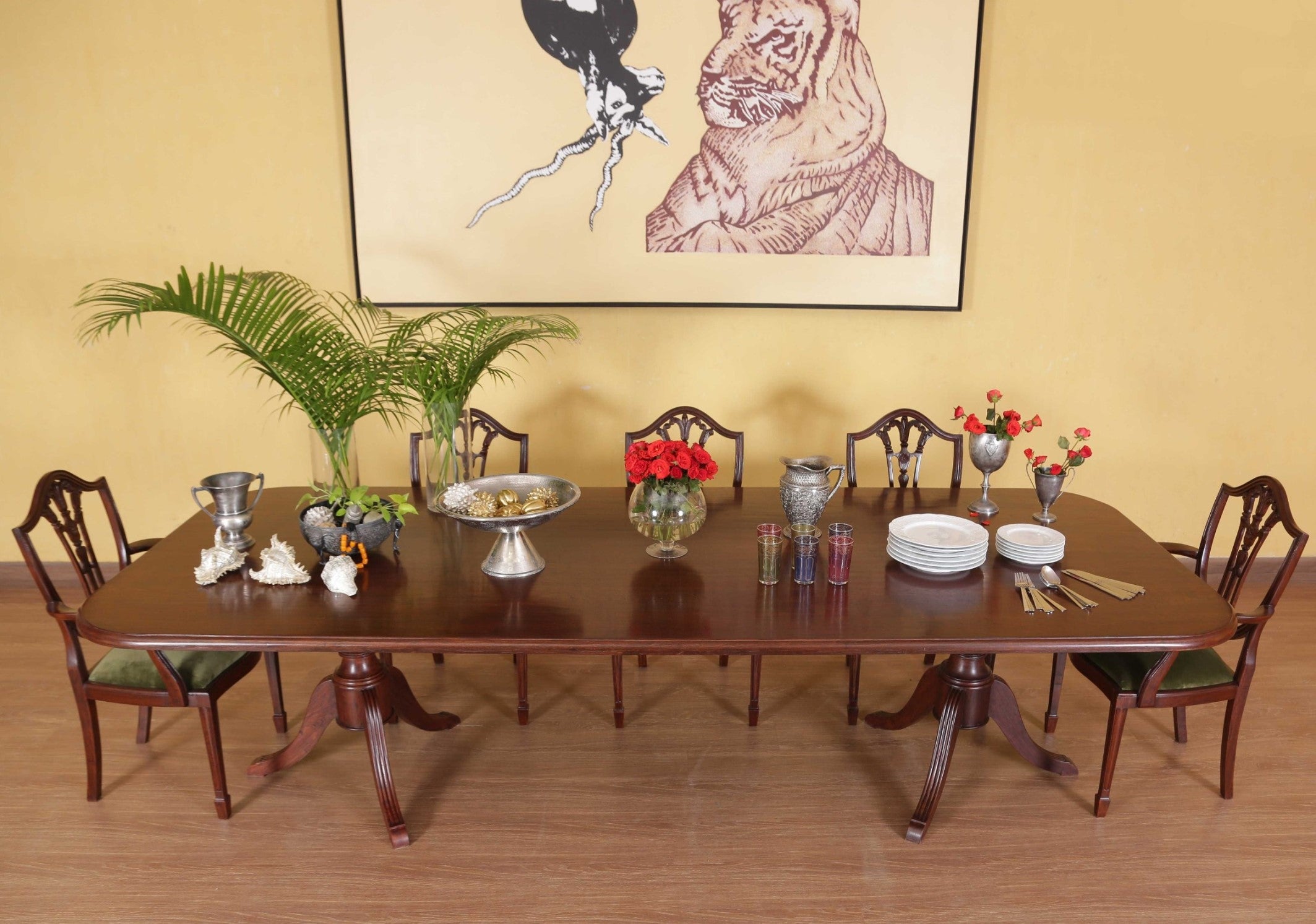 Constans Dining Table
