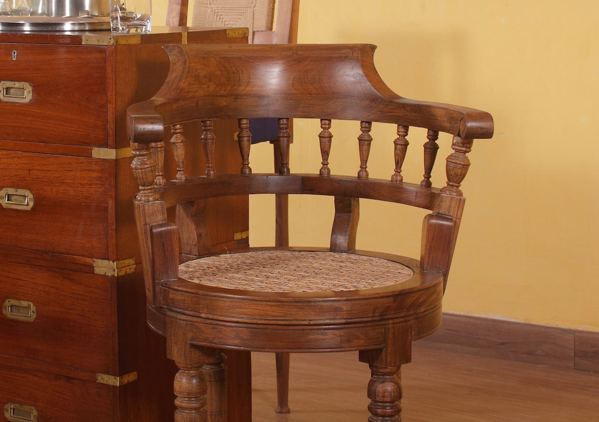 Maud Revolving Barchair