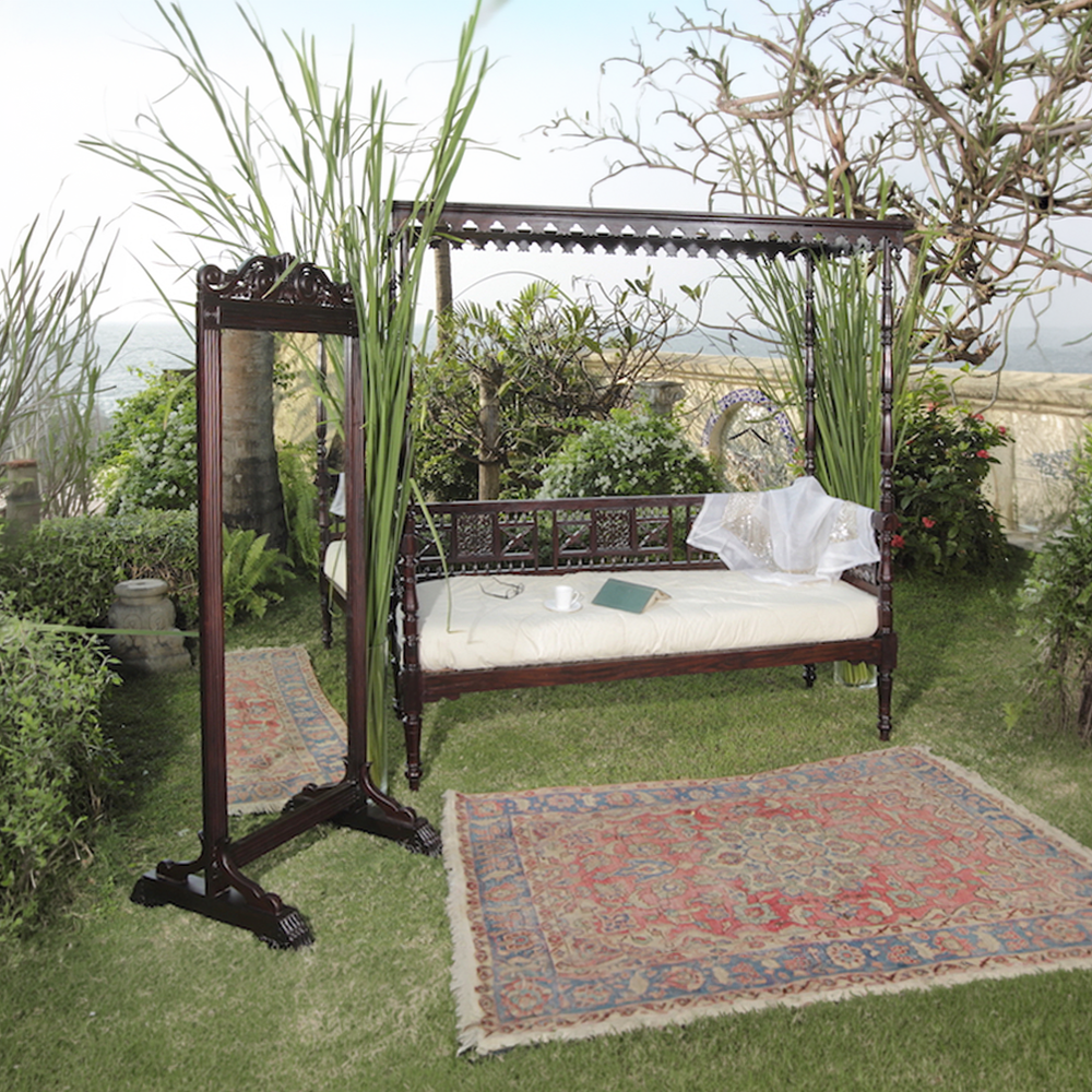 Menezes Antique Day Bed