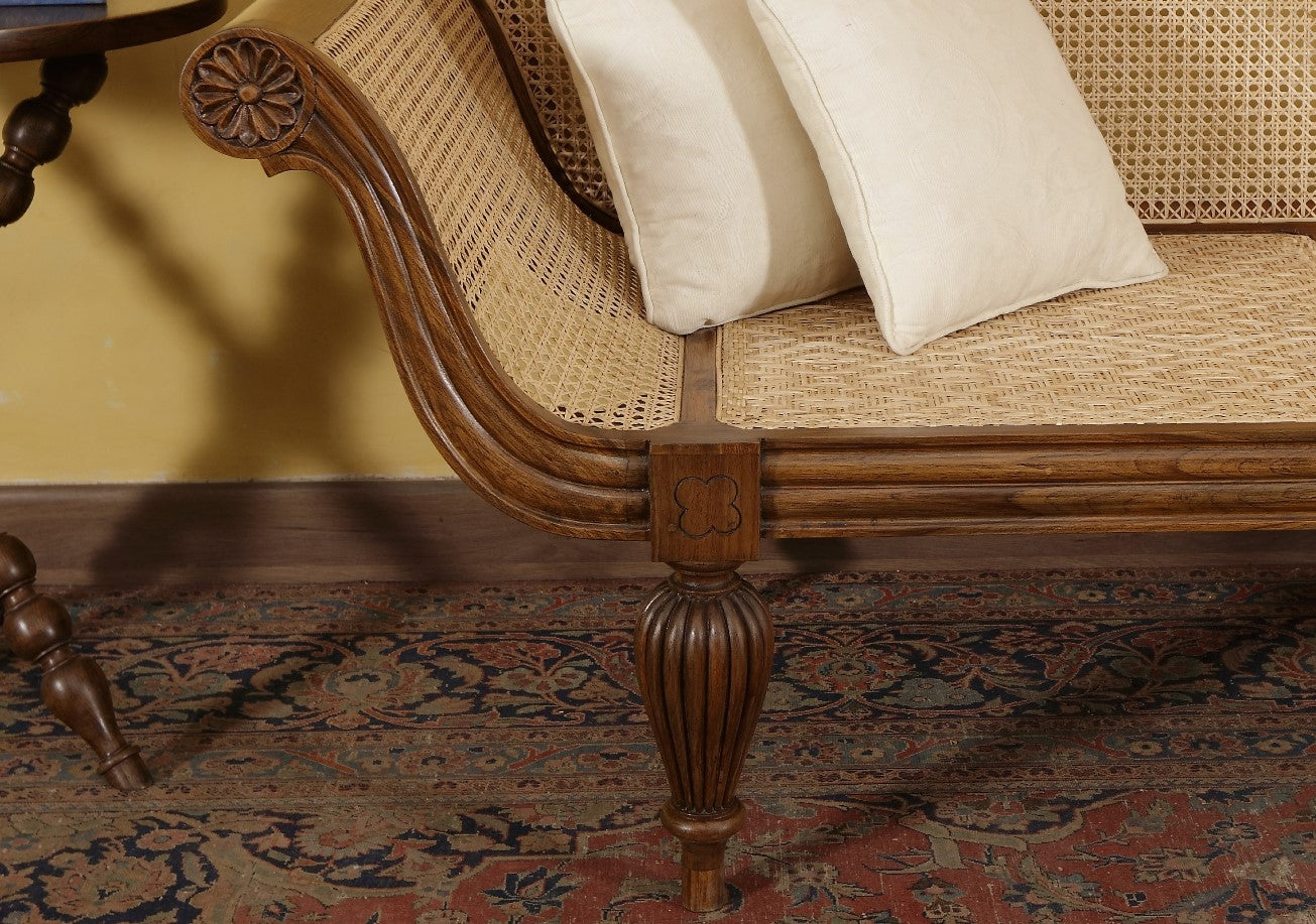 Slacke Divan