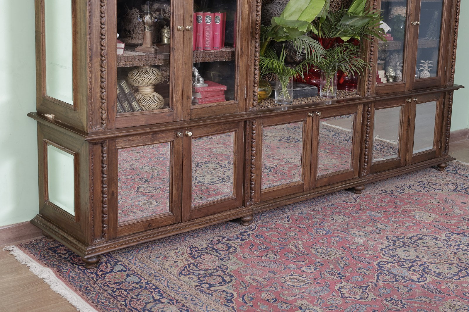 Dauphin Cabinet
