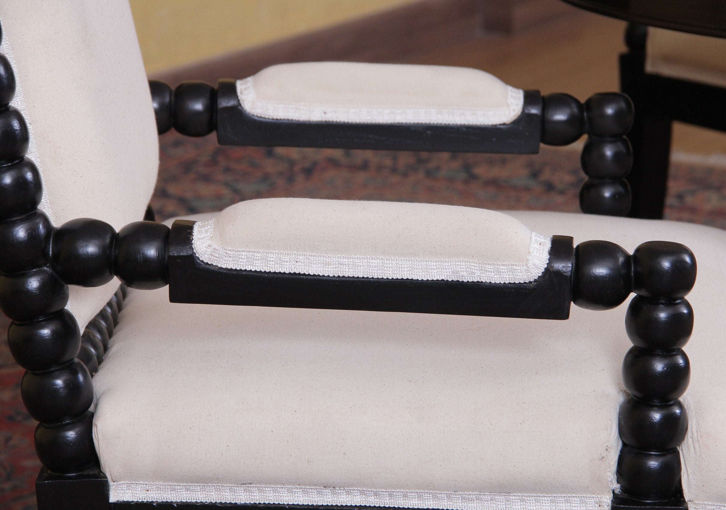 Philias Side Chair