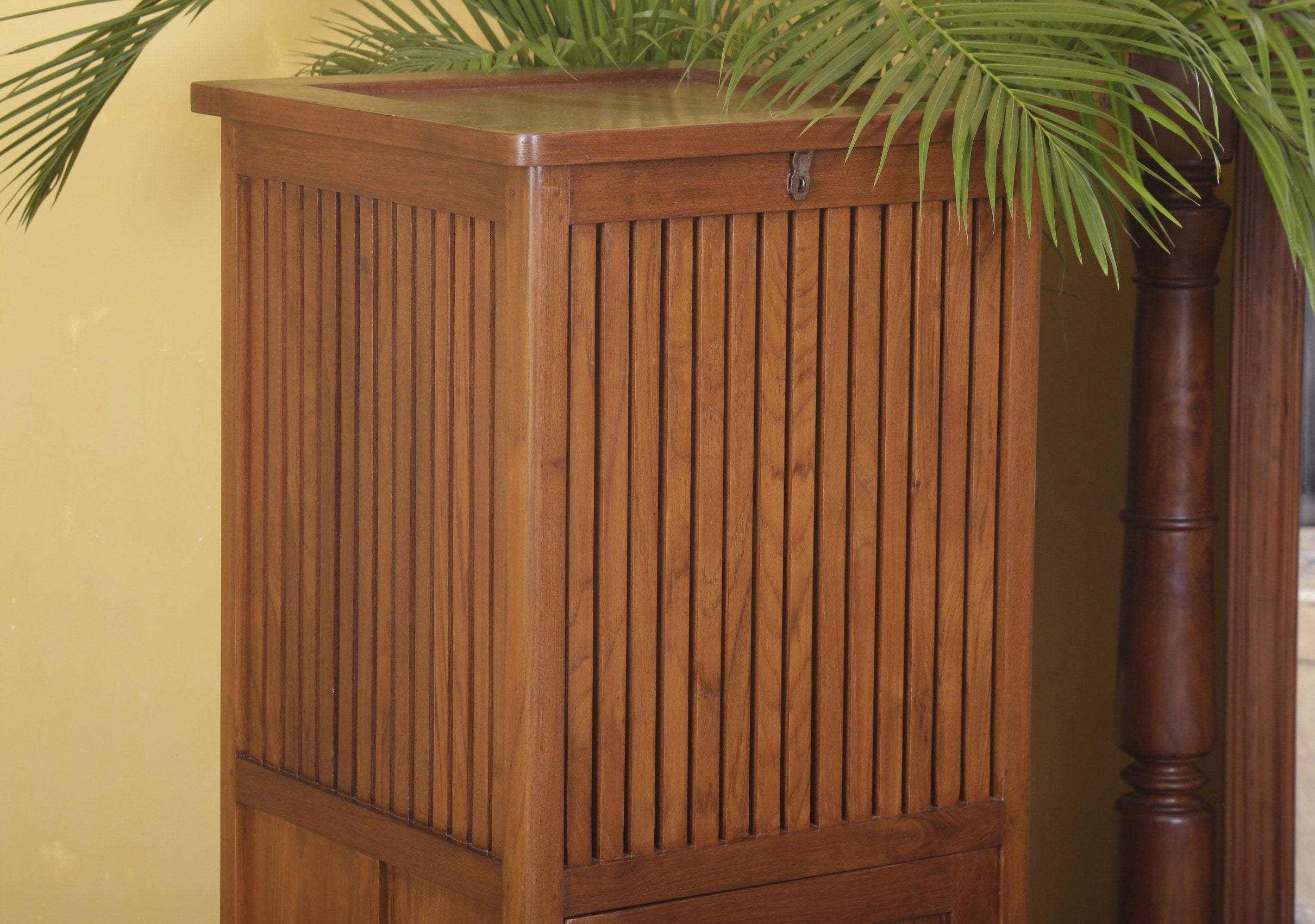 Francis Antique Laundry Box