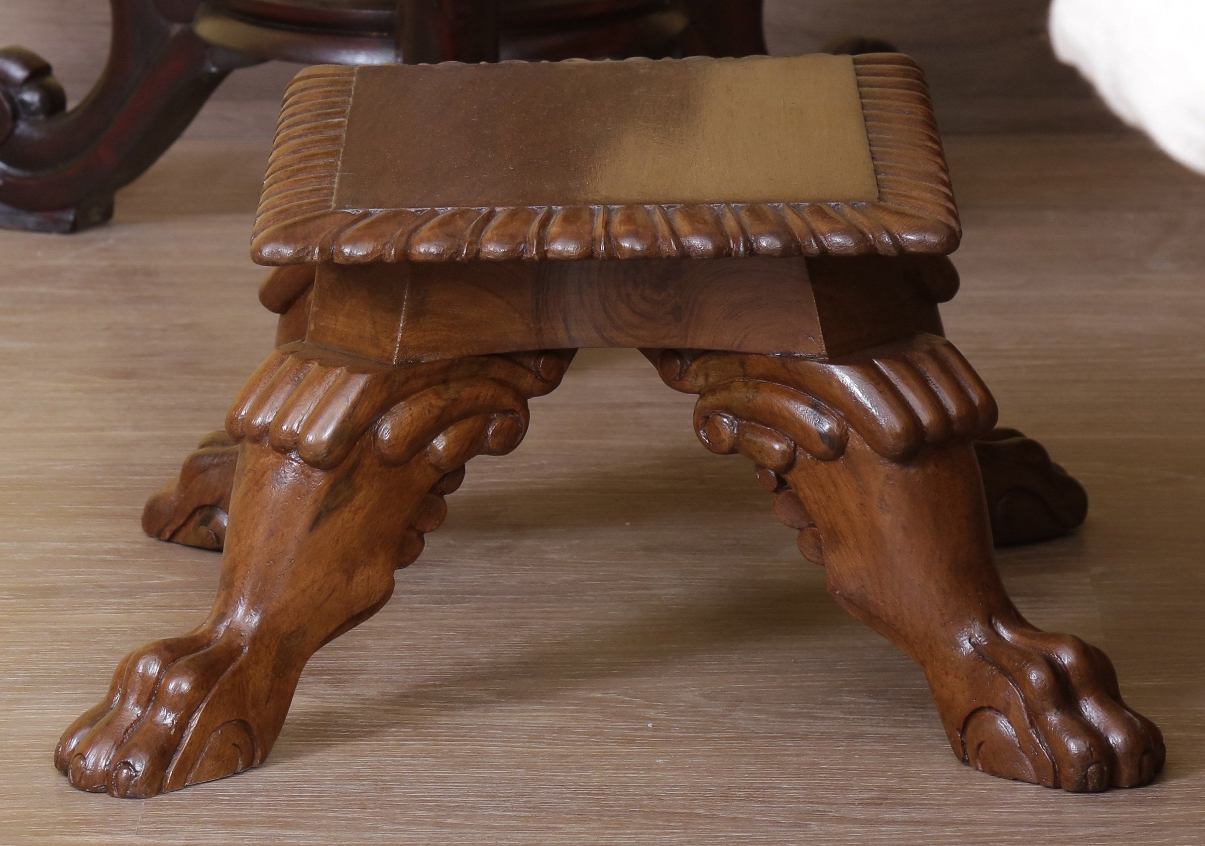 Friches Footstool